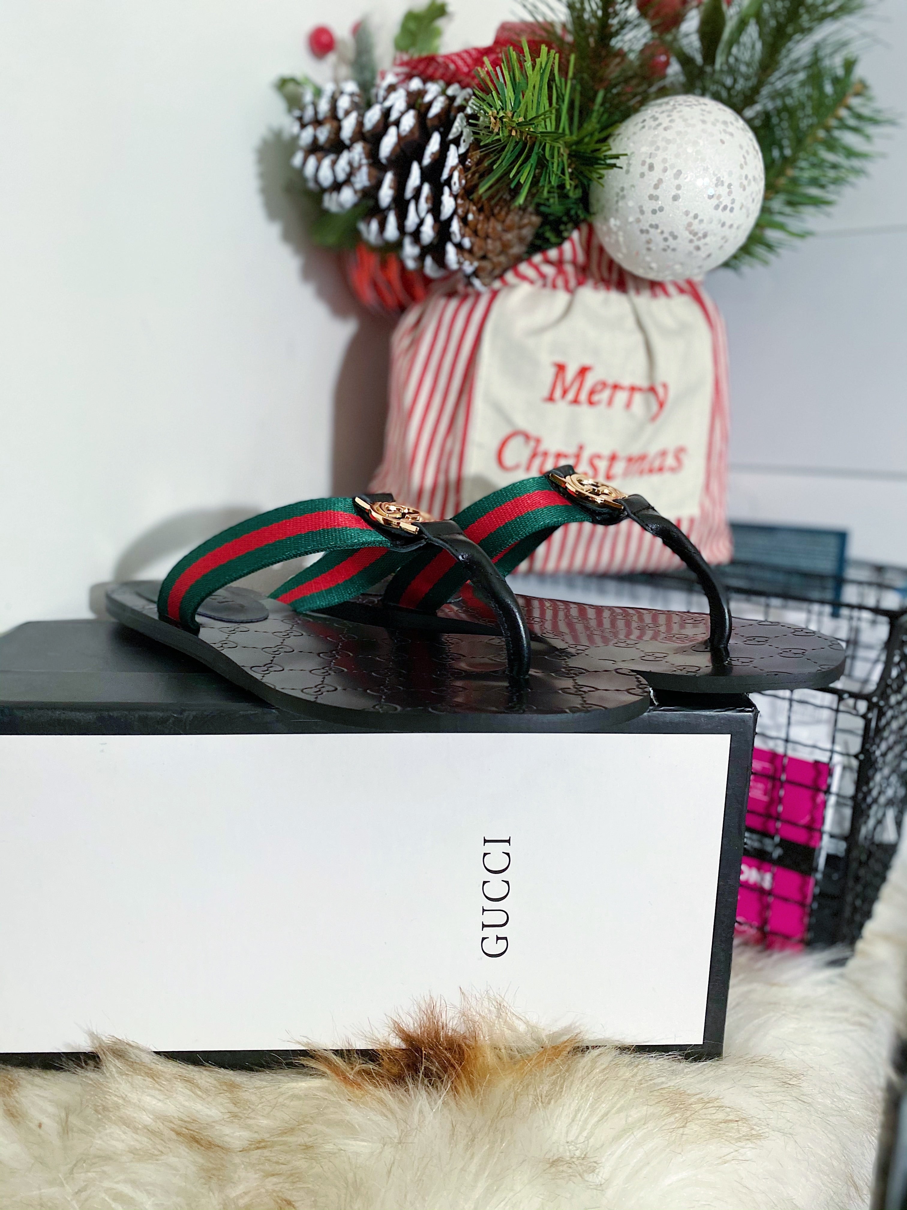 TOP GUCCI  Green And Red Web Strap Thong Sandals