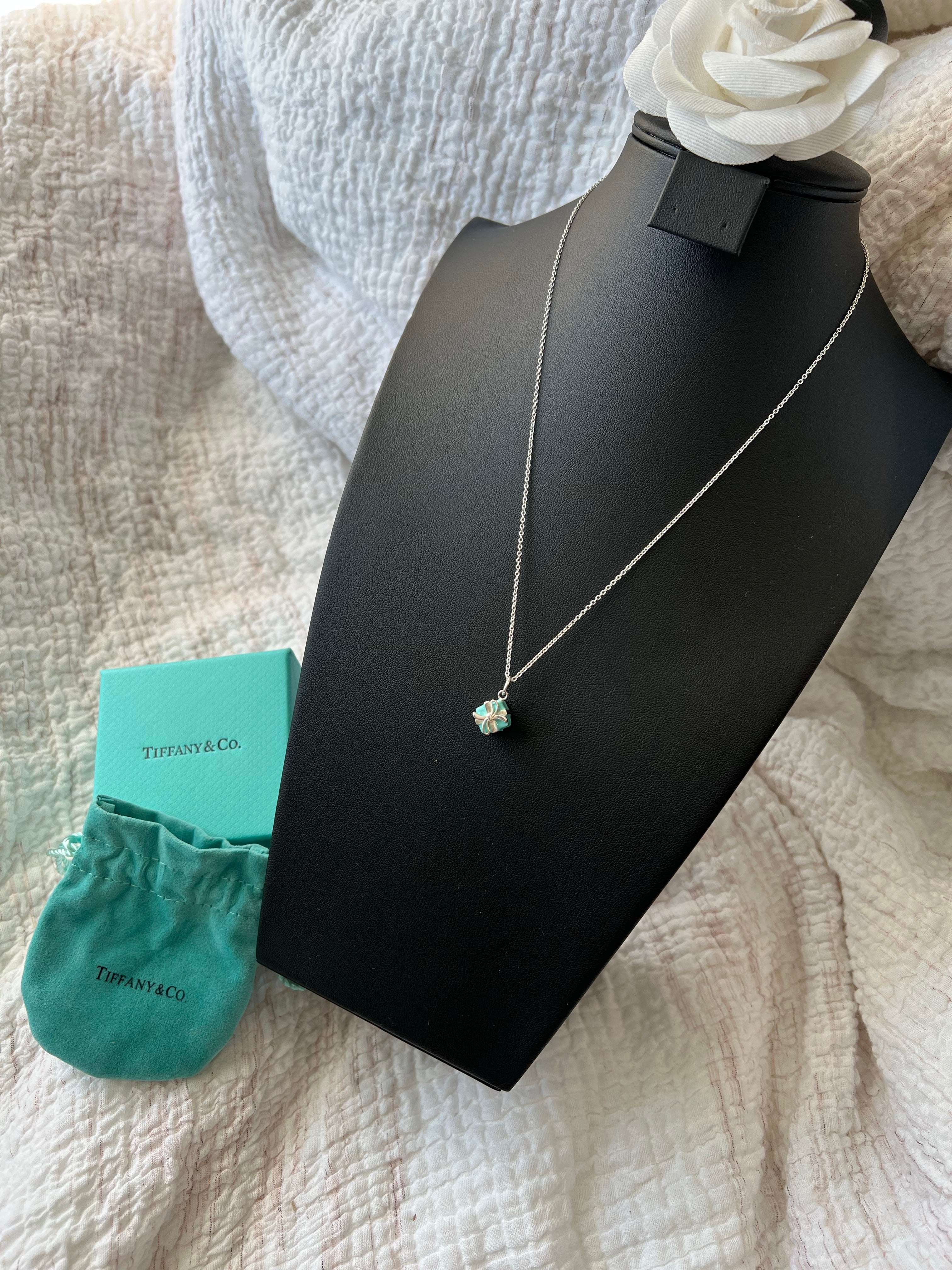 TOP Tiffany & Co. Blue Gift Box Necklace