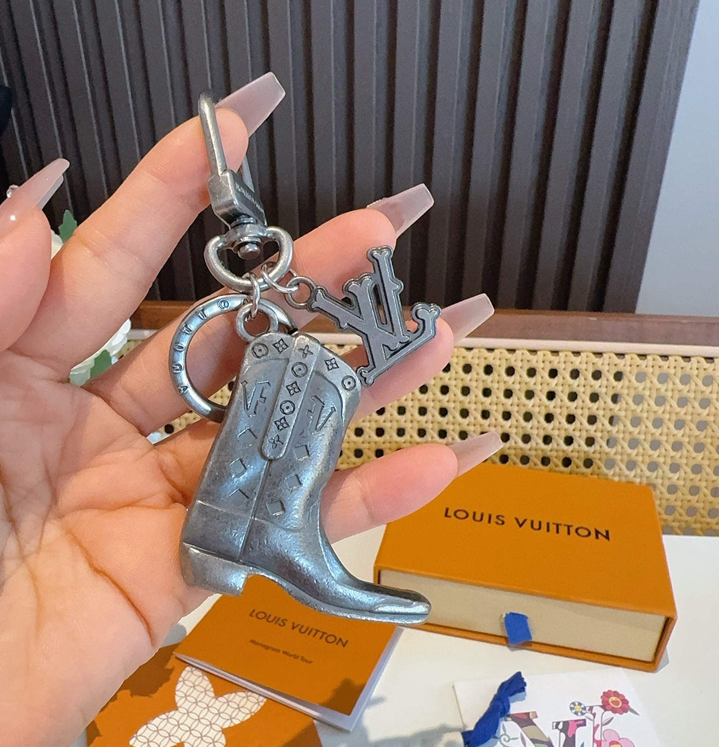 TOP Louis Vuitton LV Boots Key Chain - 3 Colors