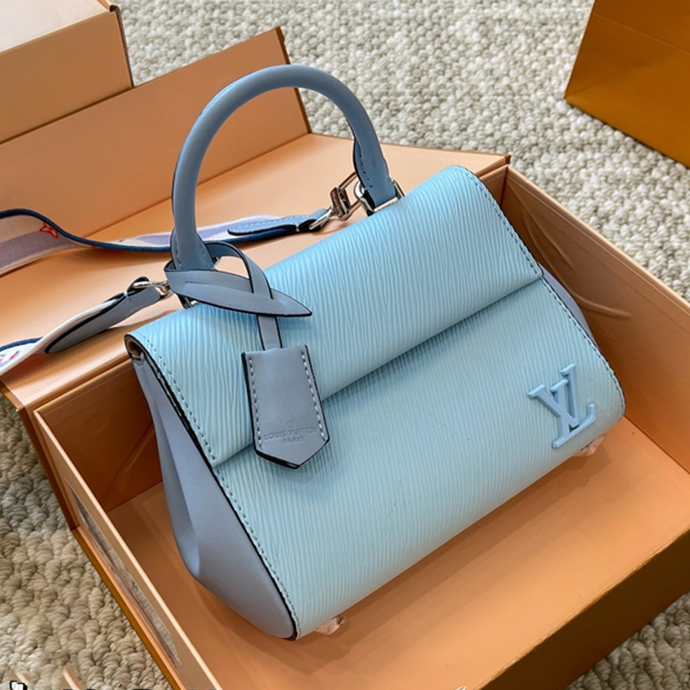 Louis Vuitton LV  Cluny Grained Leather Shoulder Handbag (Replica)