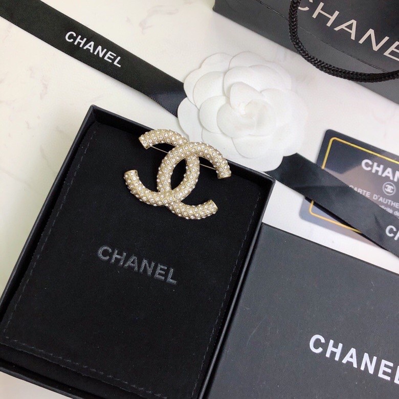 TOP CHANEL Double C Classic Brooch