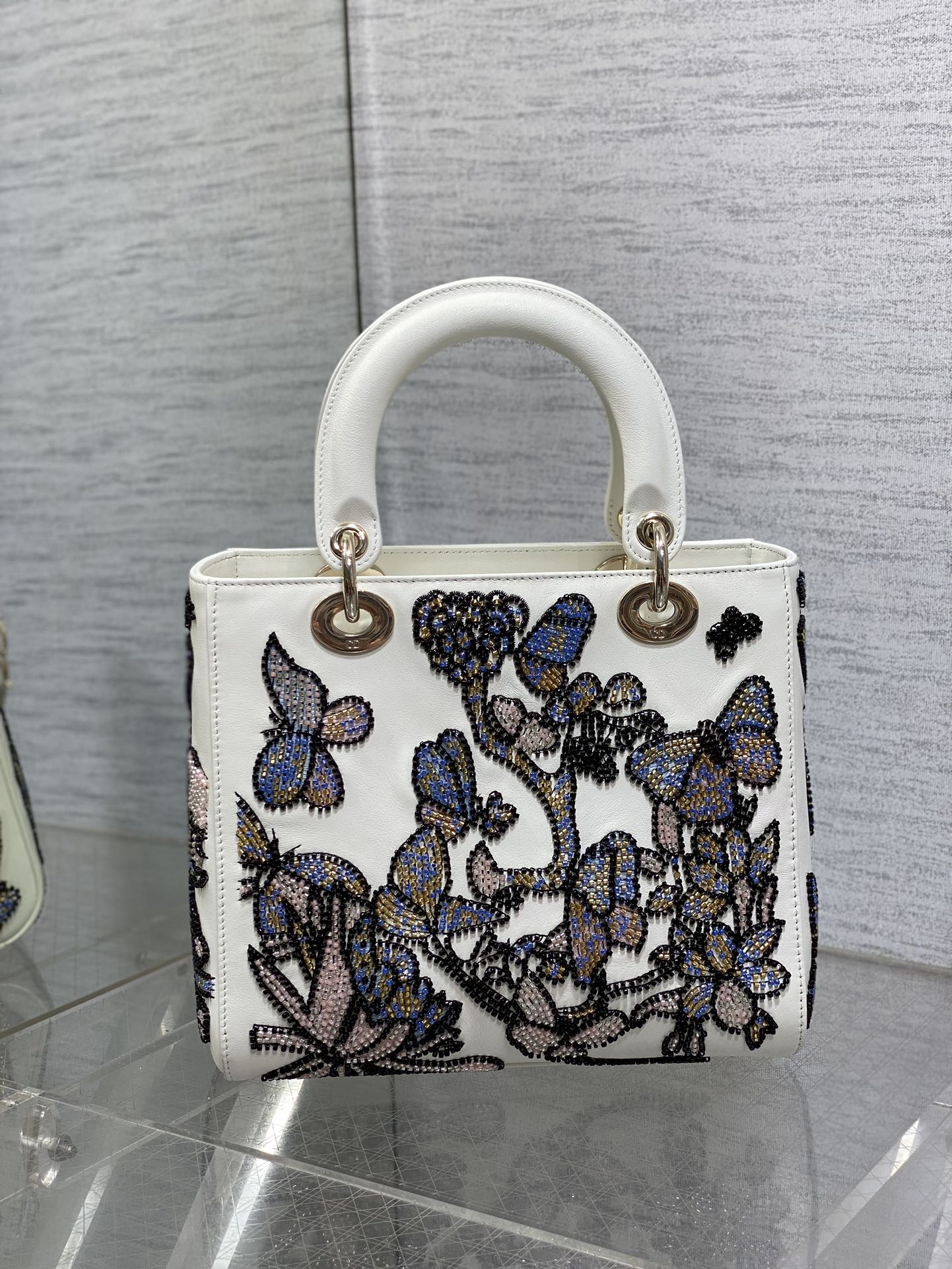 TOP Christian Dior Medium Lady Dior Bag 24x20x11cm Embroidered Butterflies Beads