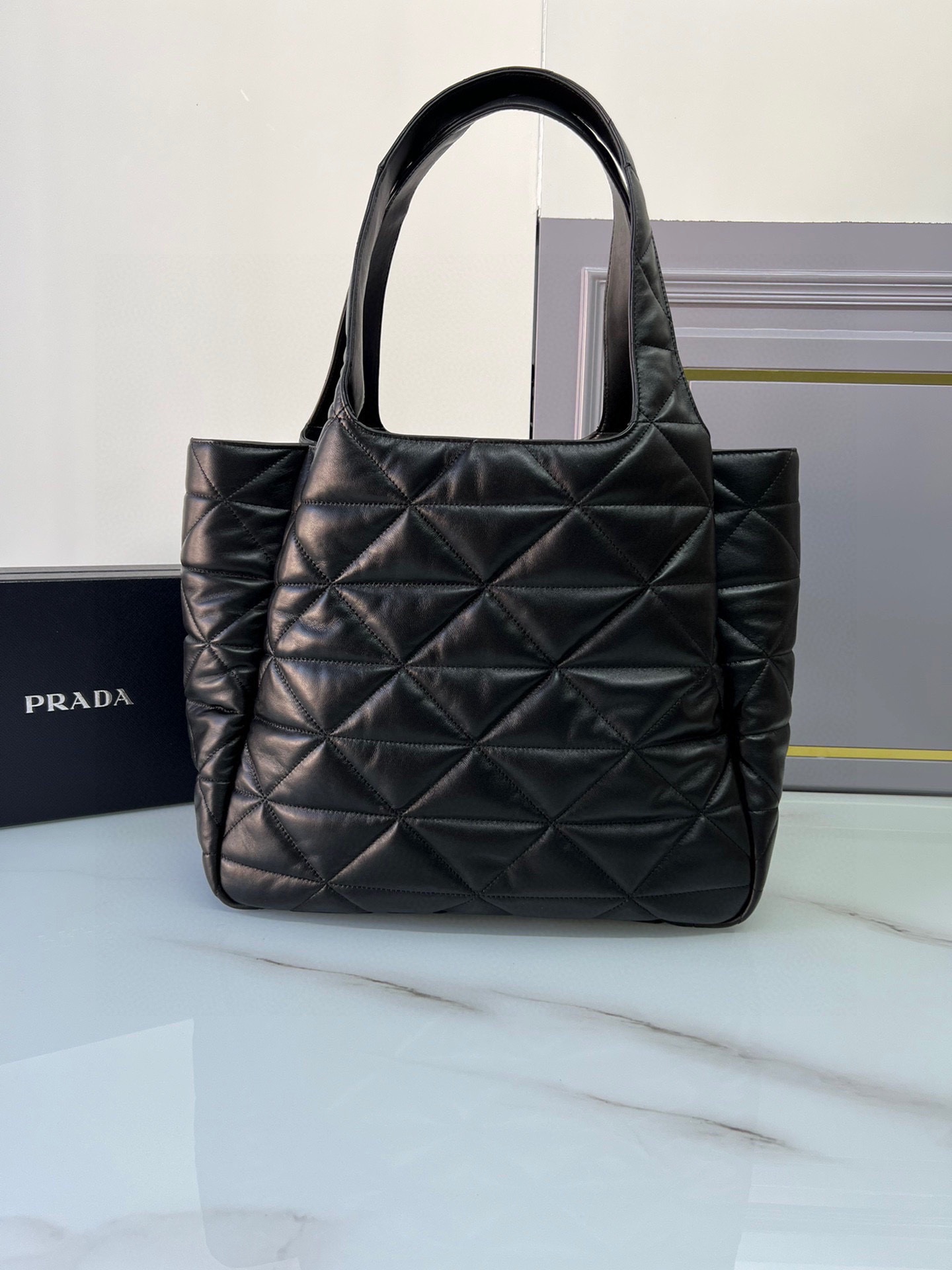 TOP PRADA Shopping/Tramp Bag Lambskin Large 39x34x16cm - Black