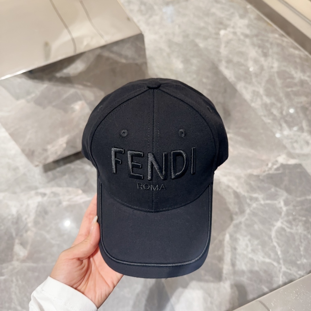 TOP FENDI Leisure Baseball Cap - Two Colors
