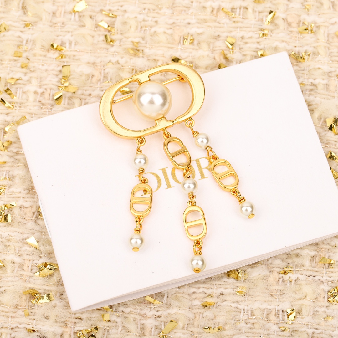 TOP Christian Dior 30 Montaigne Jolie brooch
