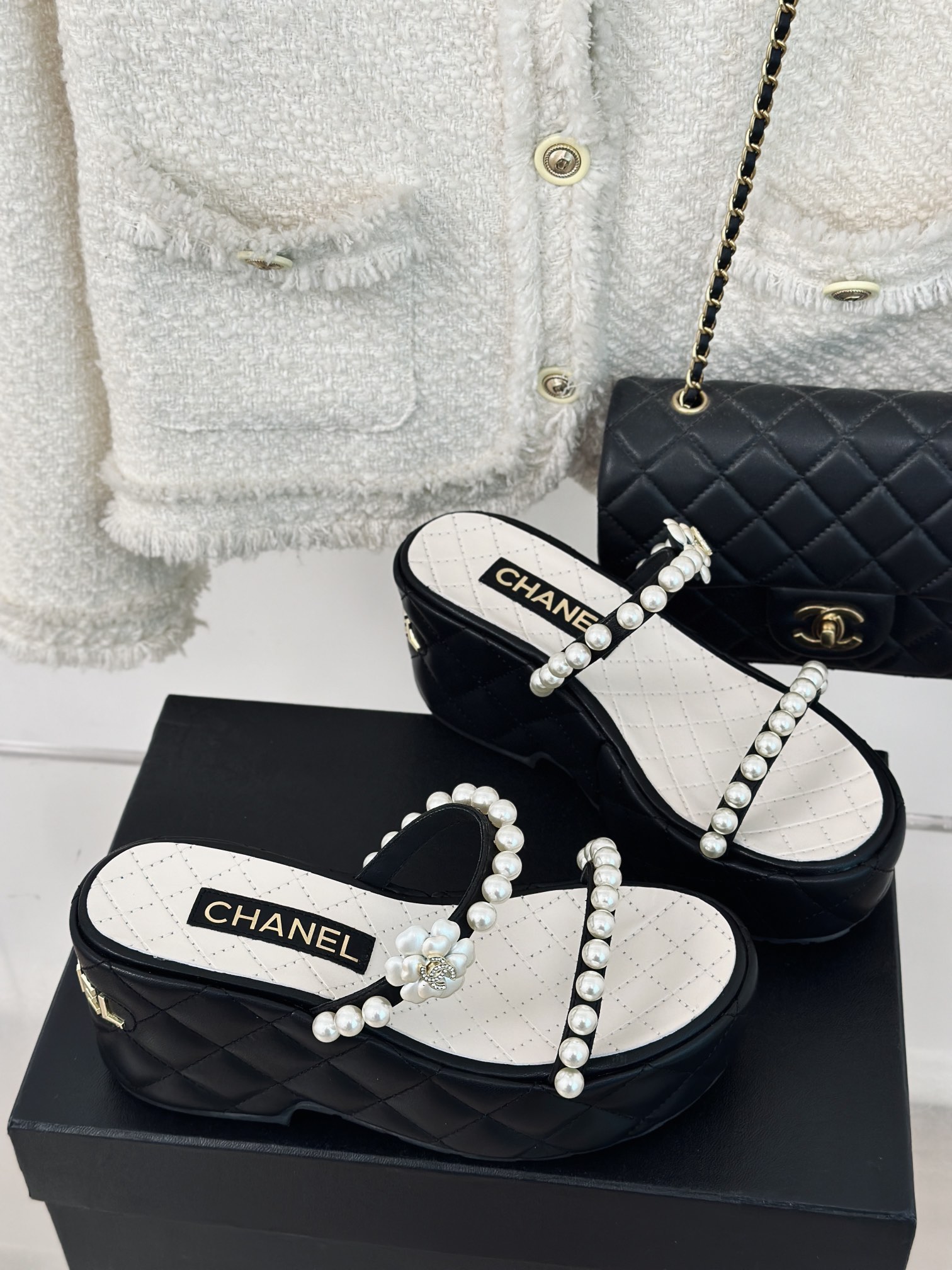 TOP CHANEL Thick-soled Camellia Pearls Platform Slides 7cm - 3 Color