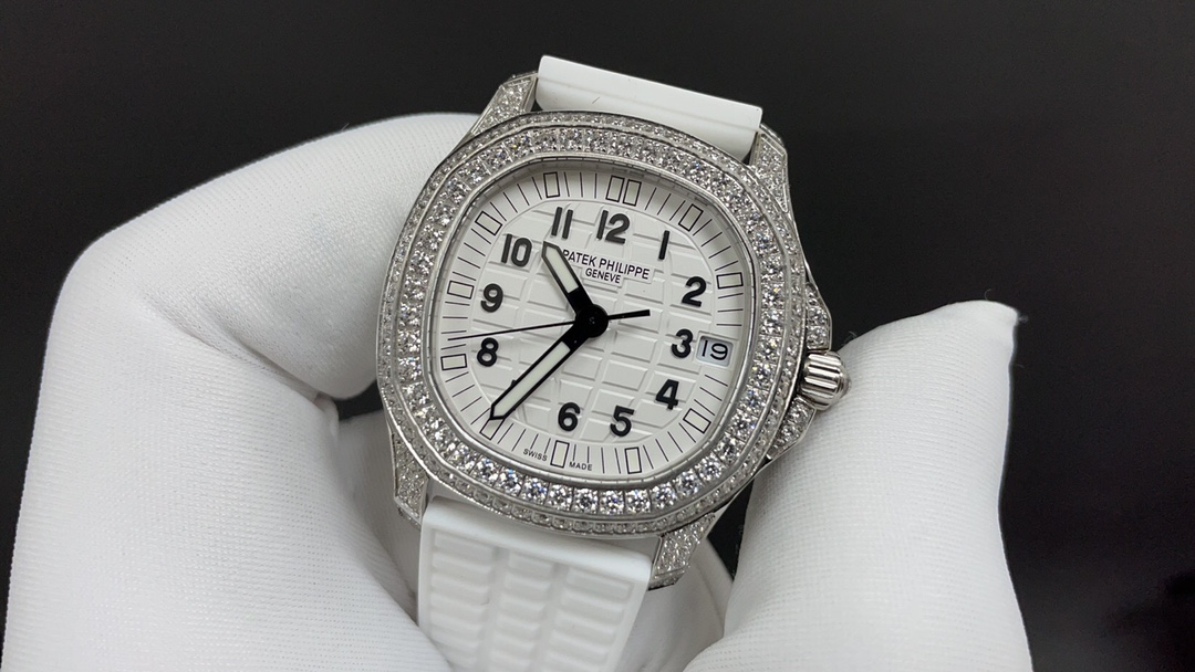 TOP Patek Philippe AQUANAUT Women's 35.6mm Watch - White with Silver