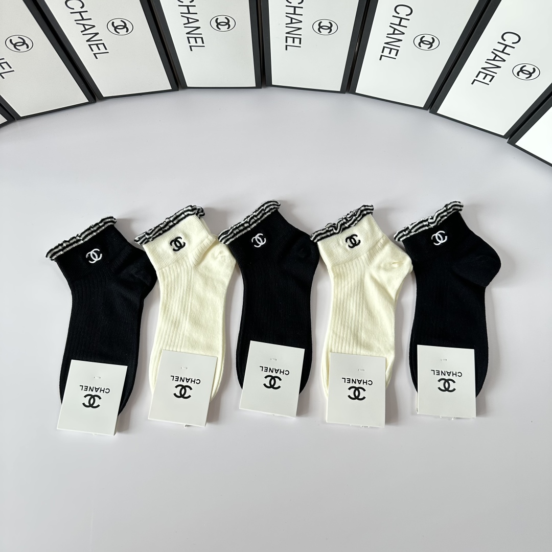 TOP CHANEL Socks - 5 Pieces as a Set