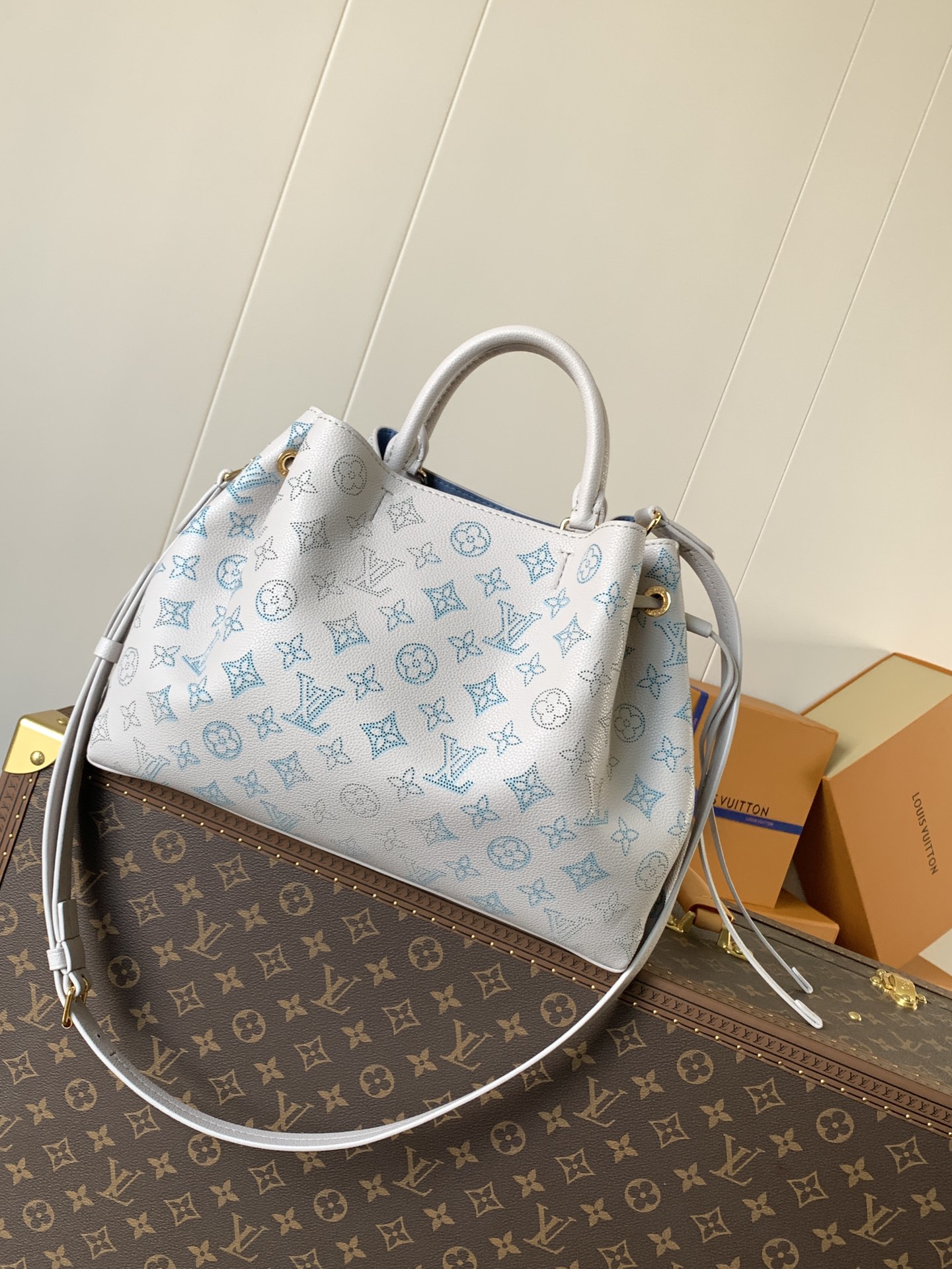 TOP Louis Vuitton LV Bella Tote Bag 23x13x32cm - Light Blue