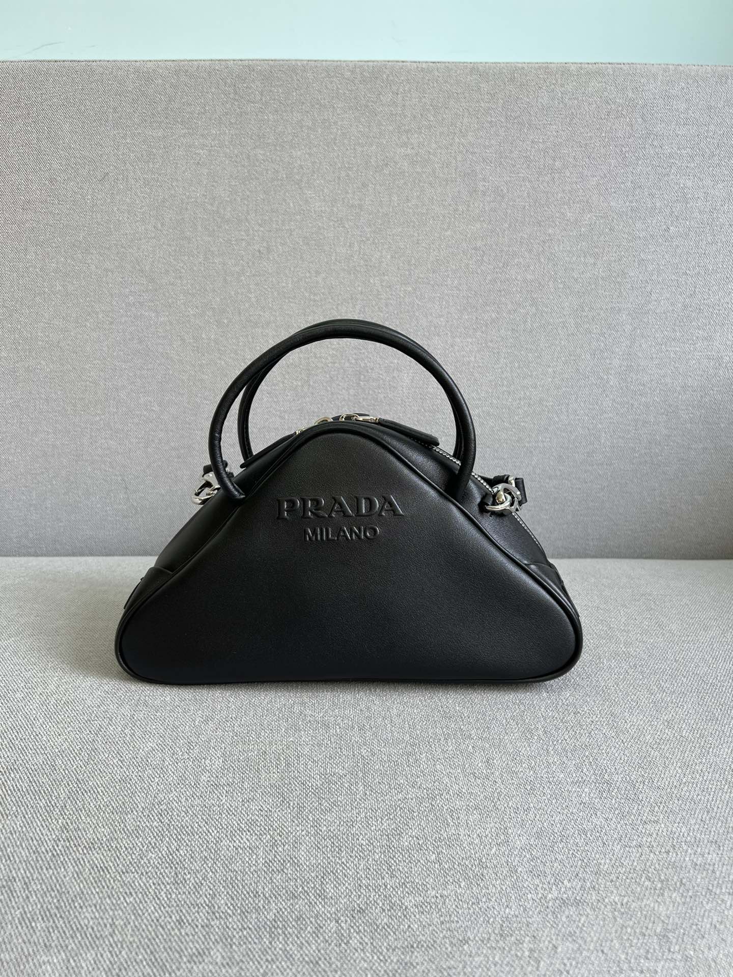 TOP PRADA Bowling Shoulder Bag 25x14x11 cm - 2 Colors