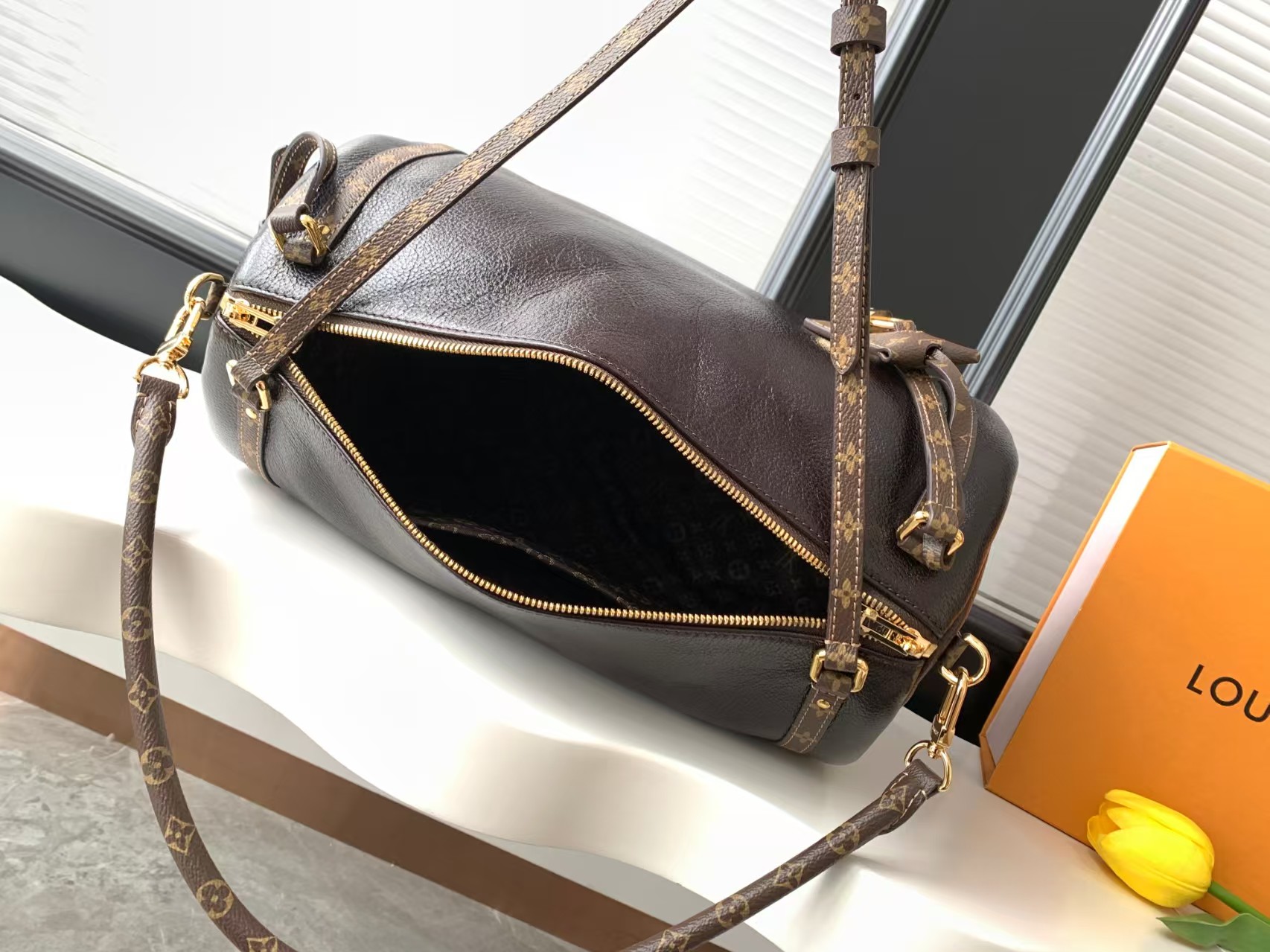 TOP Louis Vuitton LV Express Bag 24x18.5x36 cm - Chocolate