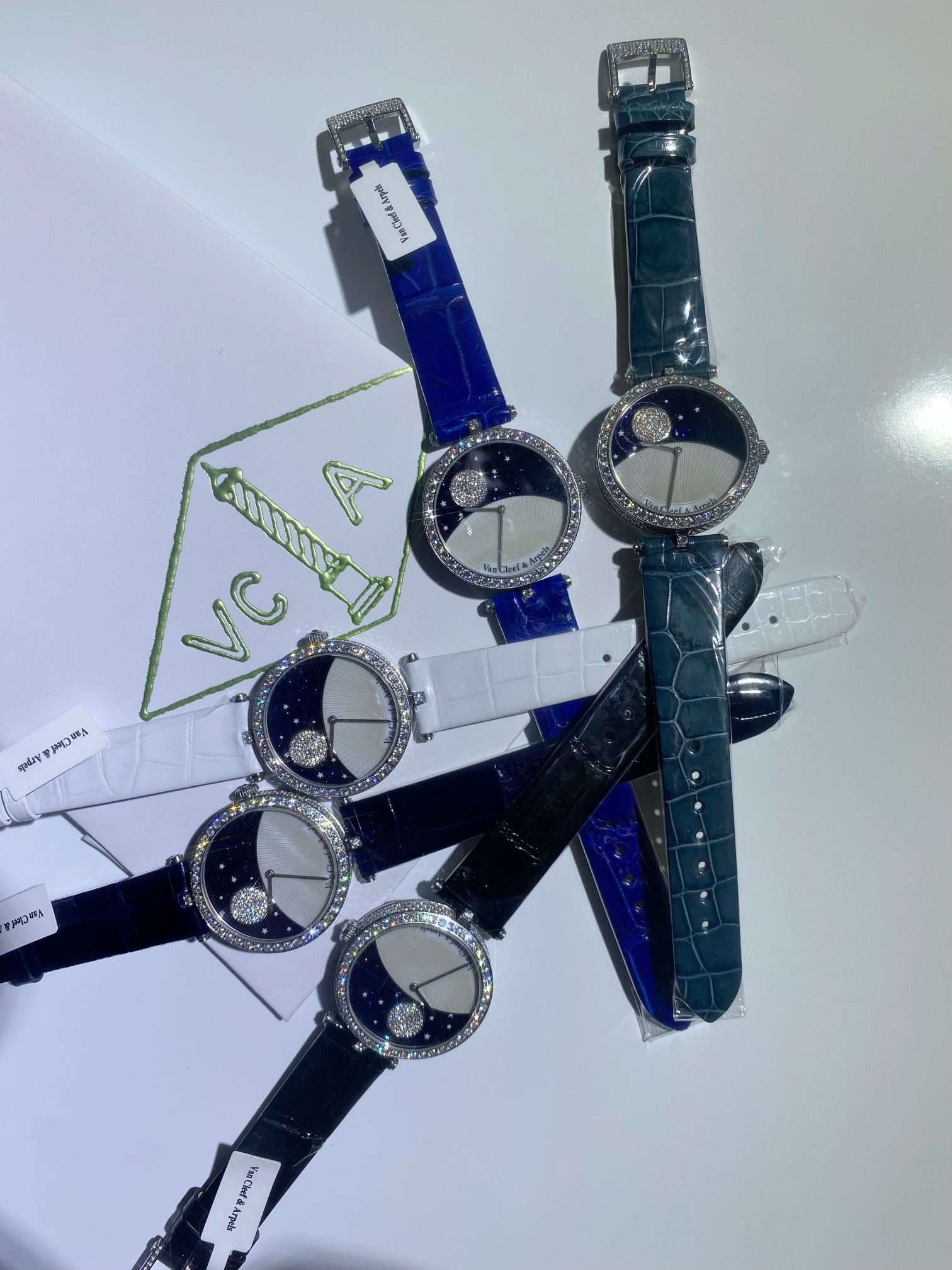 TopVan Cleef & Arpels Van Cleef & TF Watches with Diamonds - 5 Color