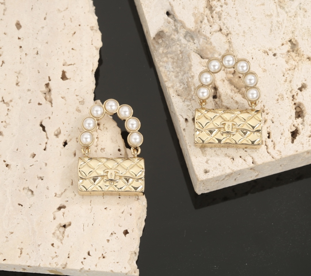 TOP CHANEL Double C Bag Earrings