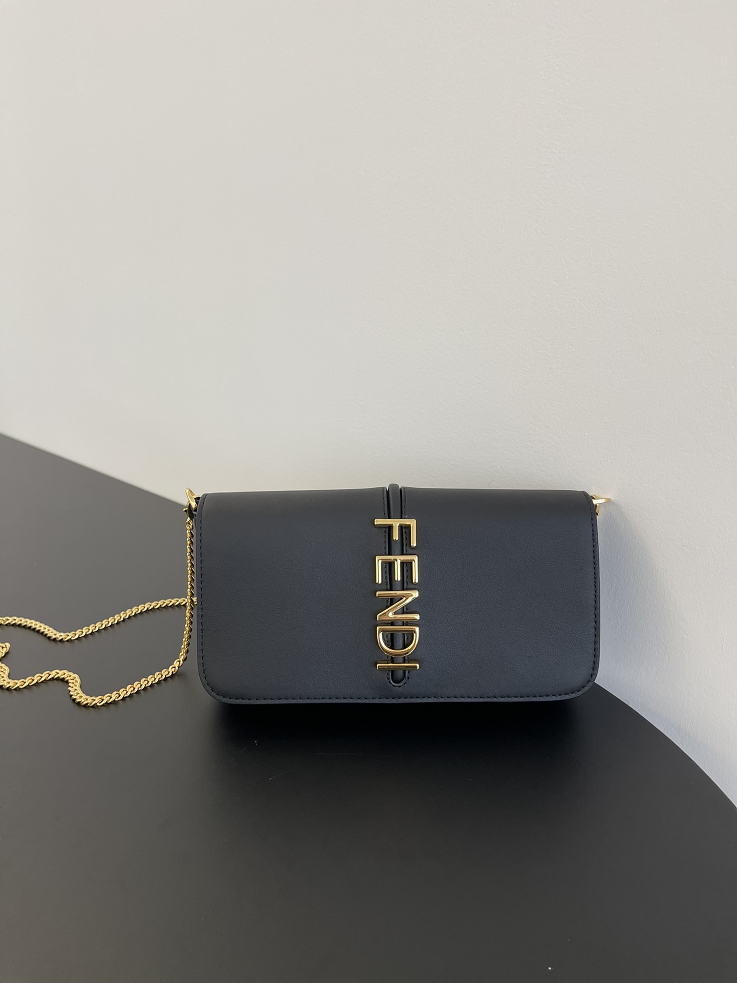 TOP FENDI Graphy Chain Bag 21*4*11cm - 3 Color
