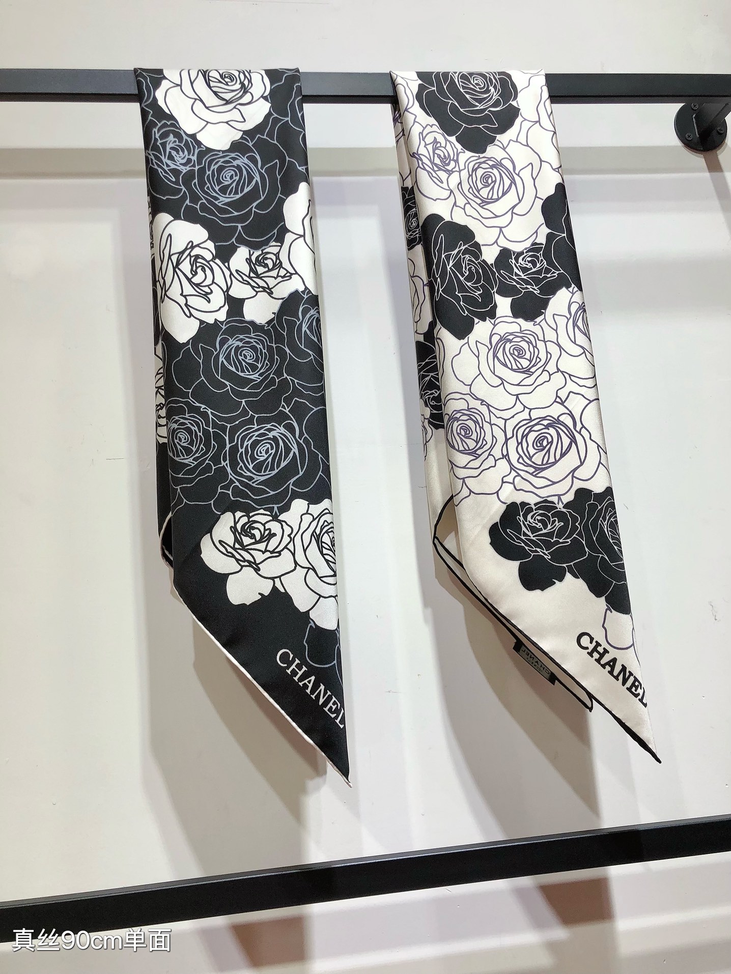 TOP CHANEL Silk Scarf 90 x 90 cm-2 Colors