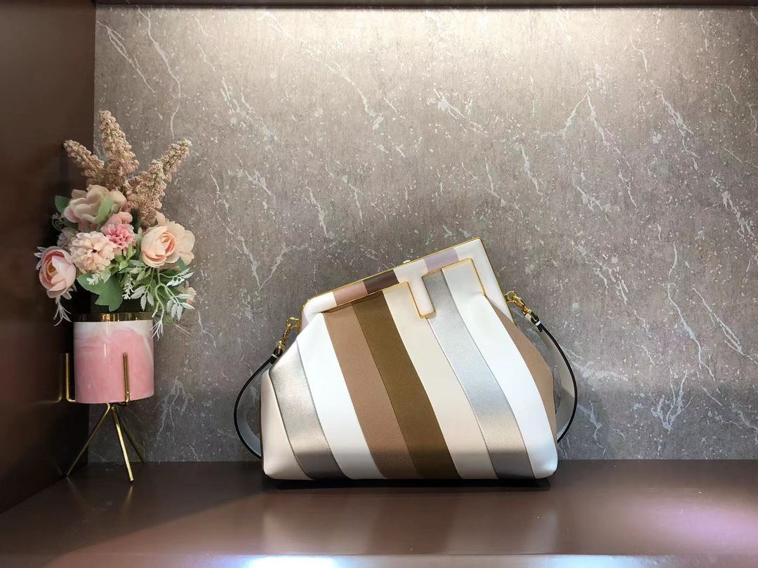 TOP FENDI First Bag 33x23.5x15cm - 3 Color