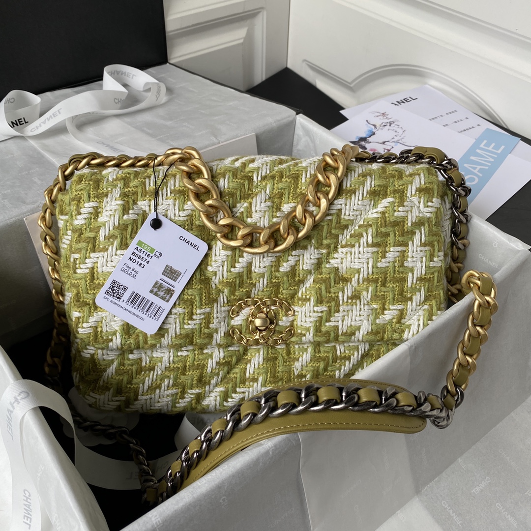 TOP CHANEL19 Bag Woolen 26/30cm - Green