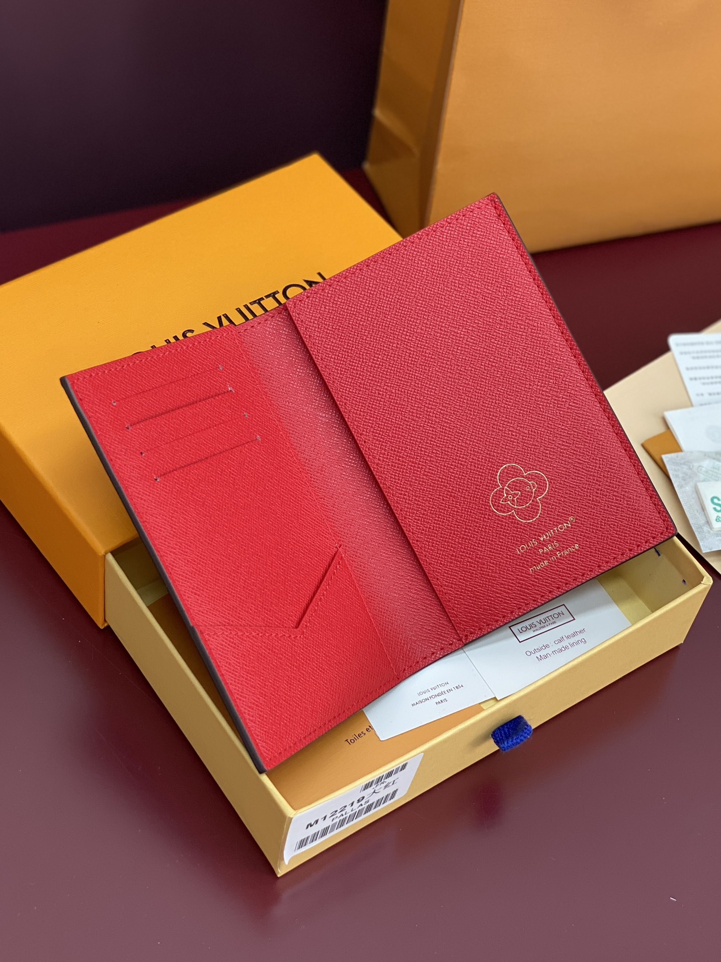 TOP Louis Vuitton LV Candy Factory Series Passport Holder with Vivienne Pattern Calfskin 14x2.5x10cm - Brown/Red