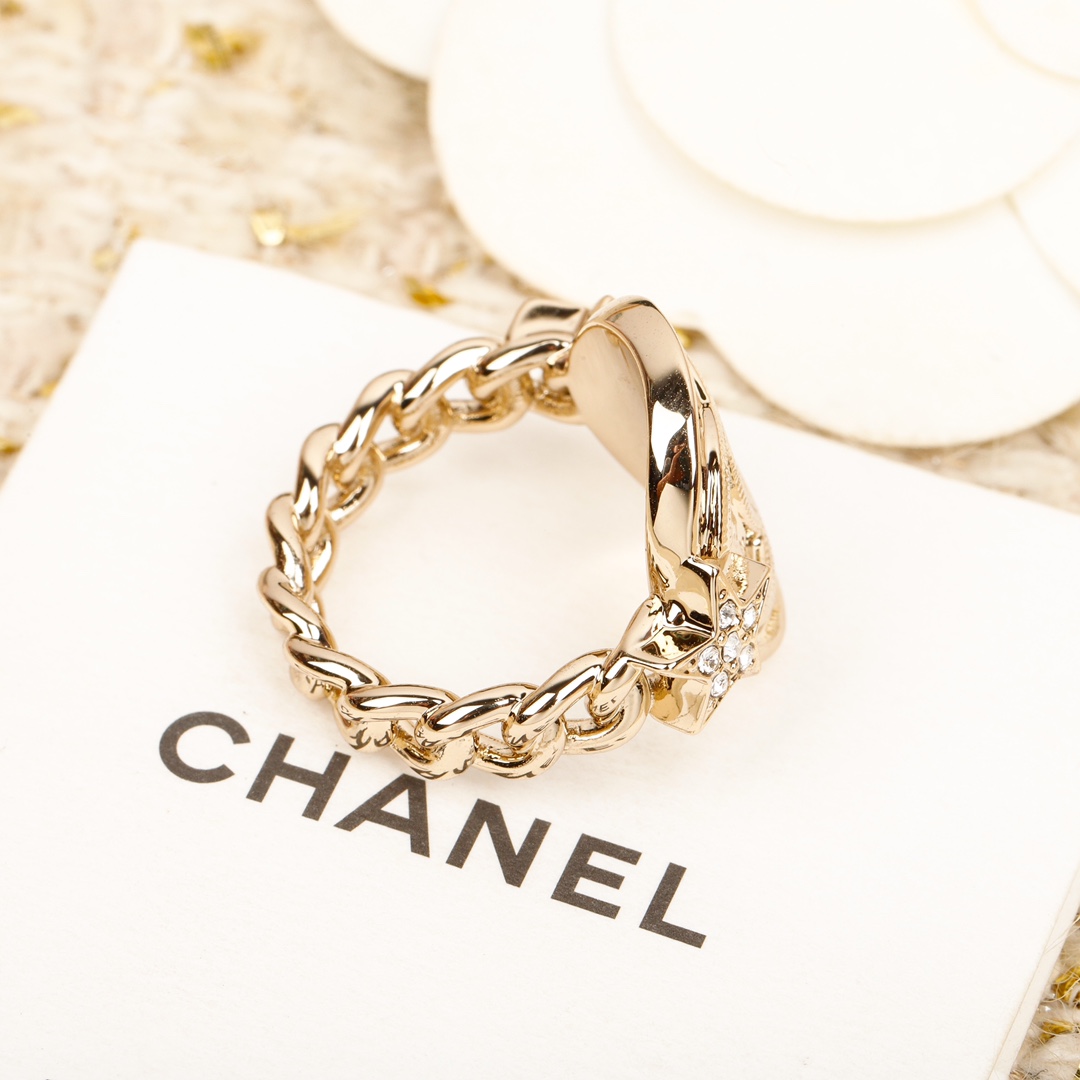 TOP CHANEL Round Star Double C Ring