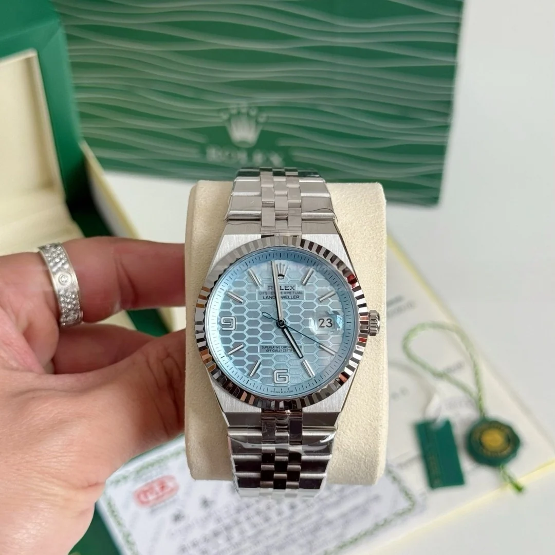 AAAWatch Luxury Automatic Calendar Wristwatch, Ice Blue Honeycomb Dial, Fluted Bezel, Five-Link Stainless Steel Bracelet Men Business Watch