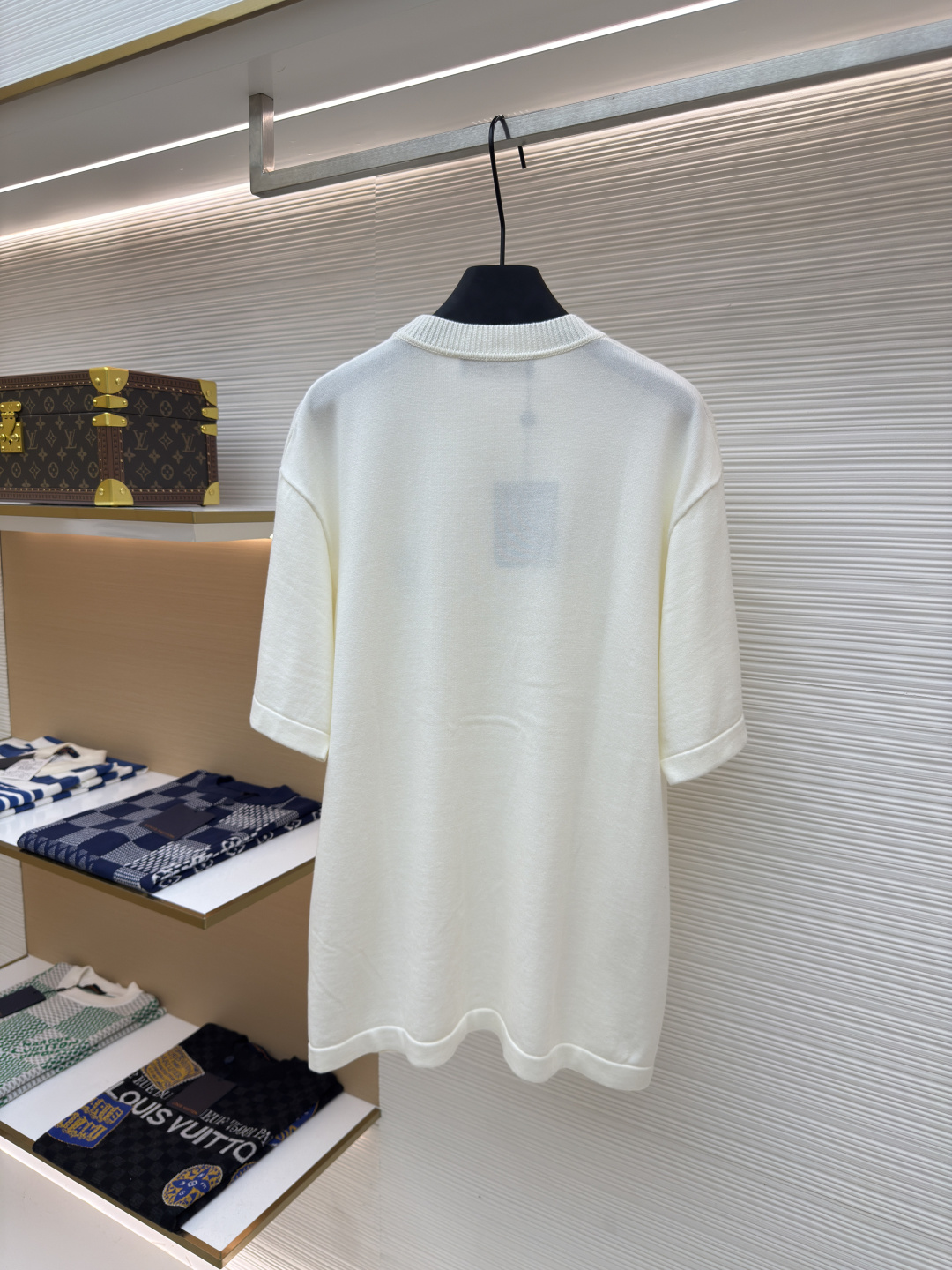 LOUIS VUITTON 刺绣字母别针短袖