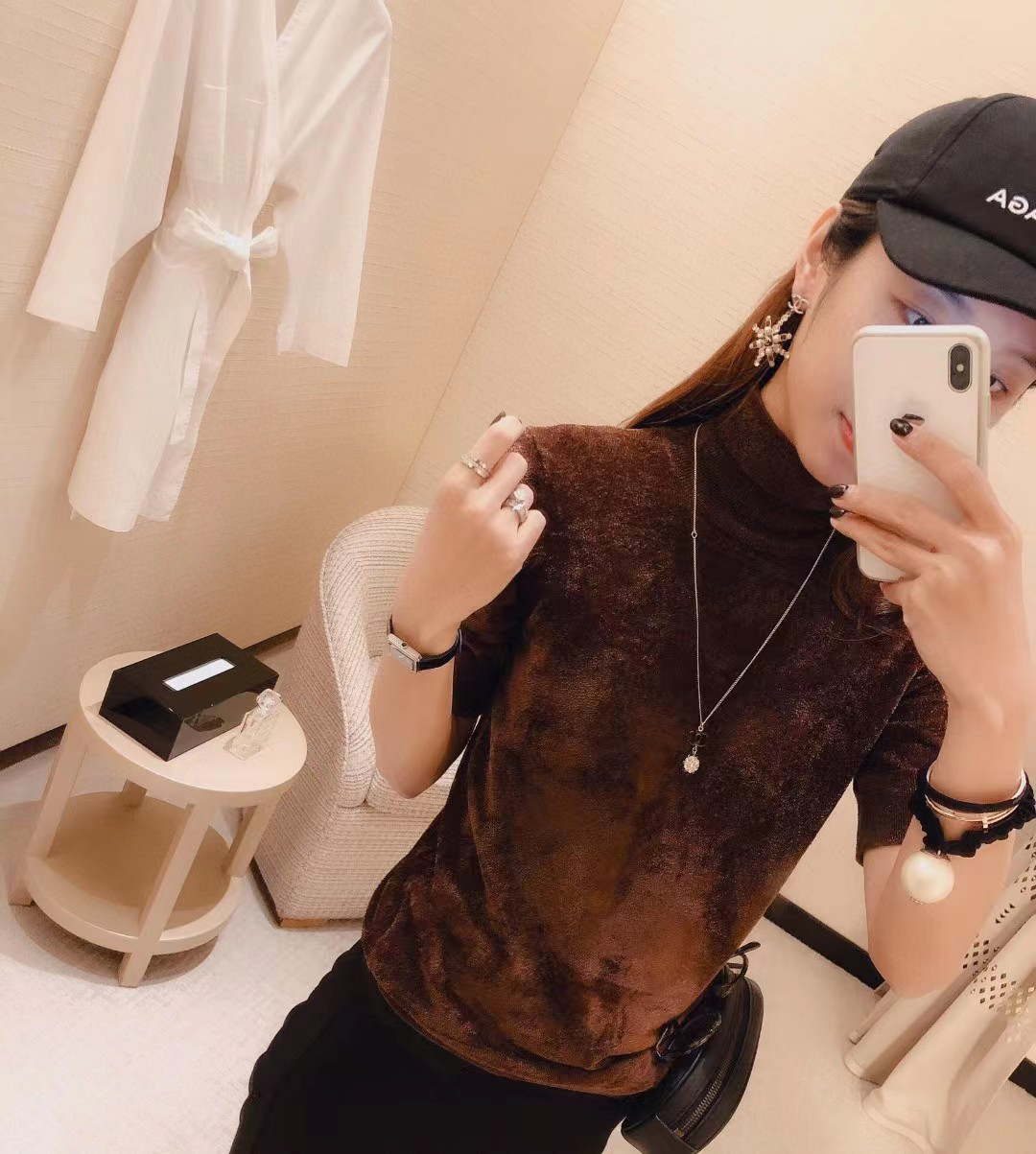 TOP CHANEL Sunflower Pearl Letters Earrings