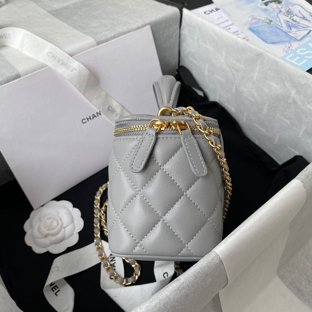 TOP CHANEL Vanity Case Top Handle SS21 - Grey