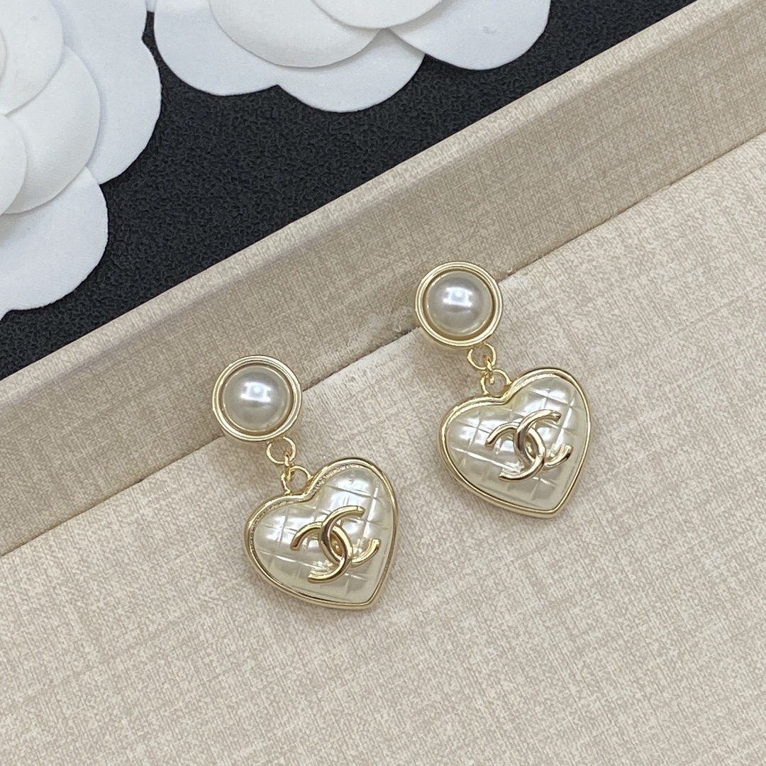 TOP CHANEL  Earrings - 2 Colors