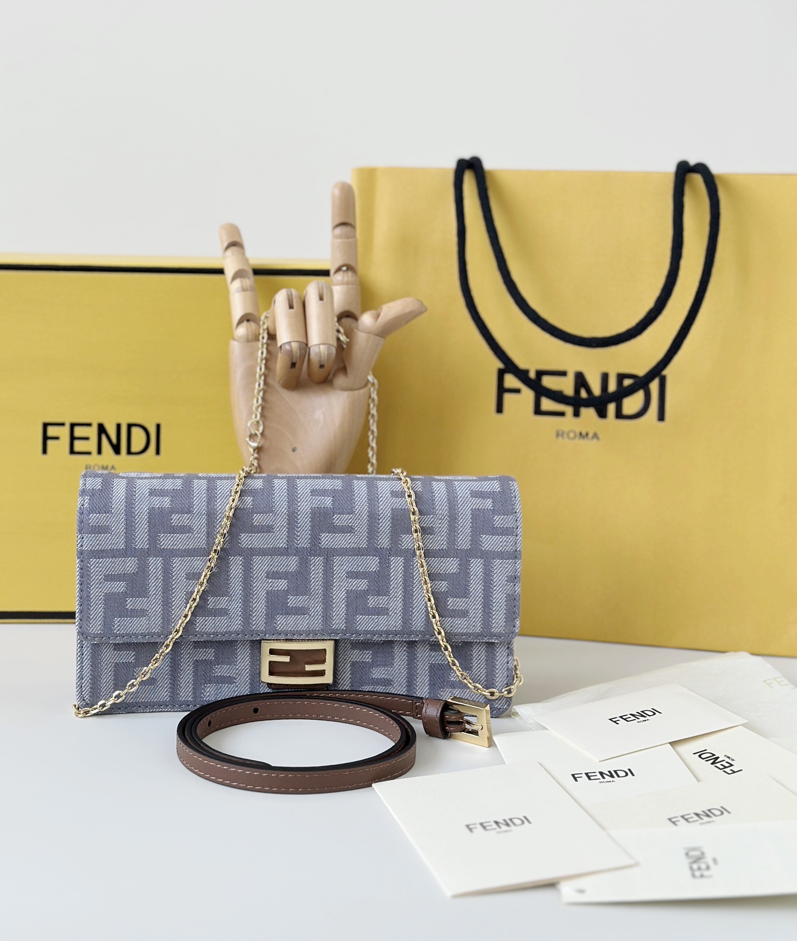 TOP FENDI Baguette Bag 21/5/11.5cm - Blue