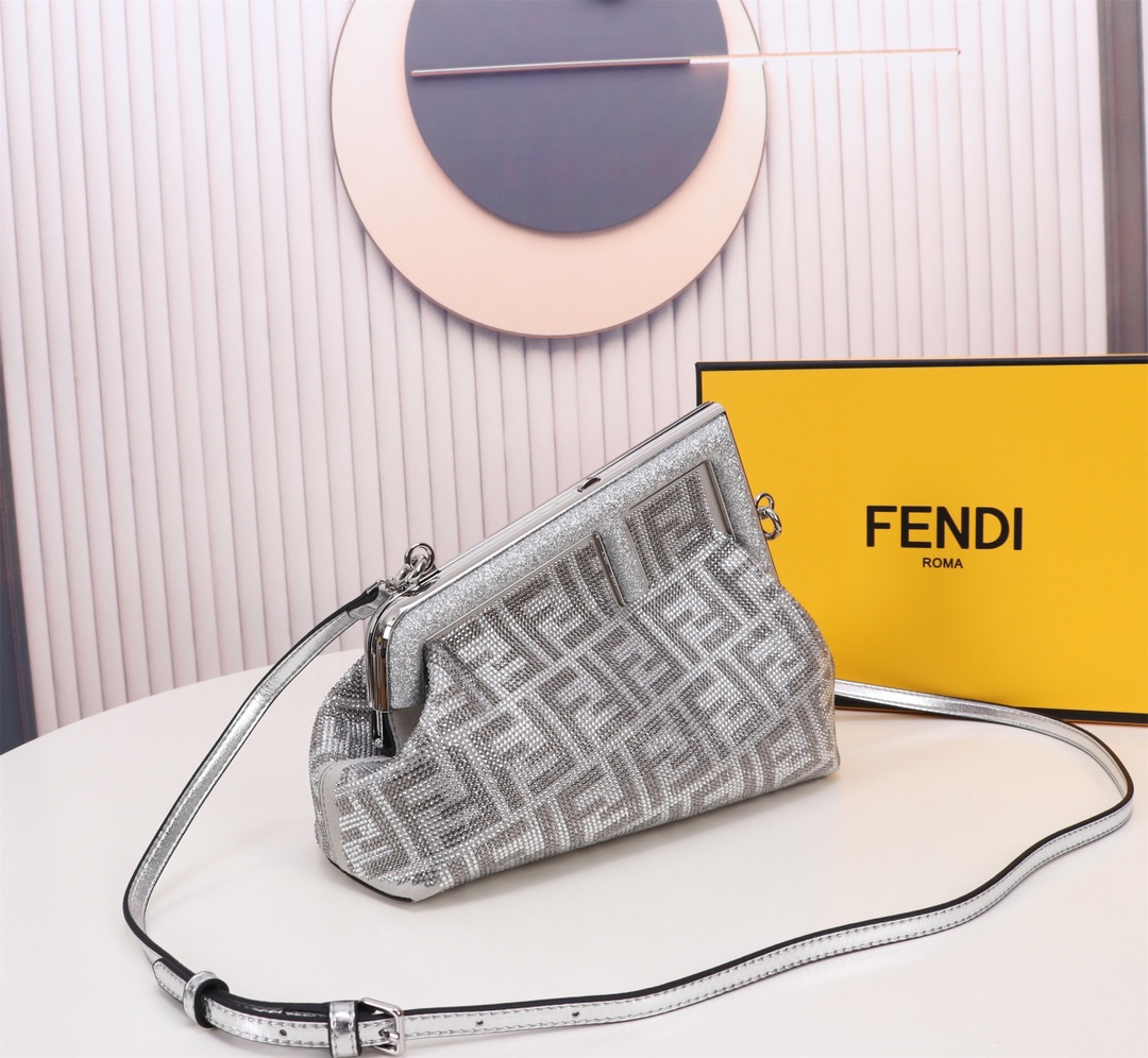 TOP FENDI Double FF Diamond First Bags - 26x9.5x18cm