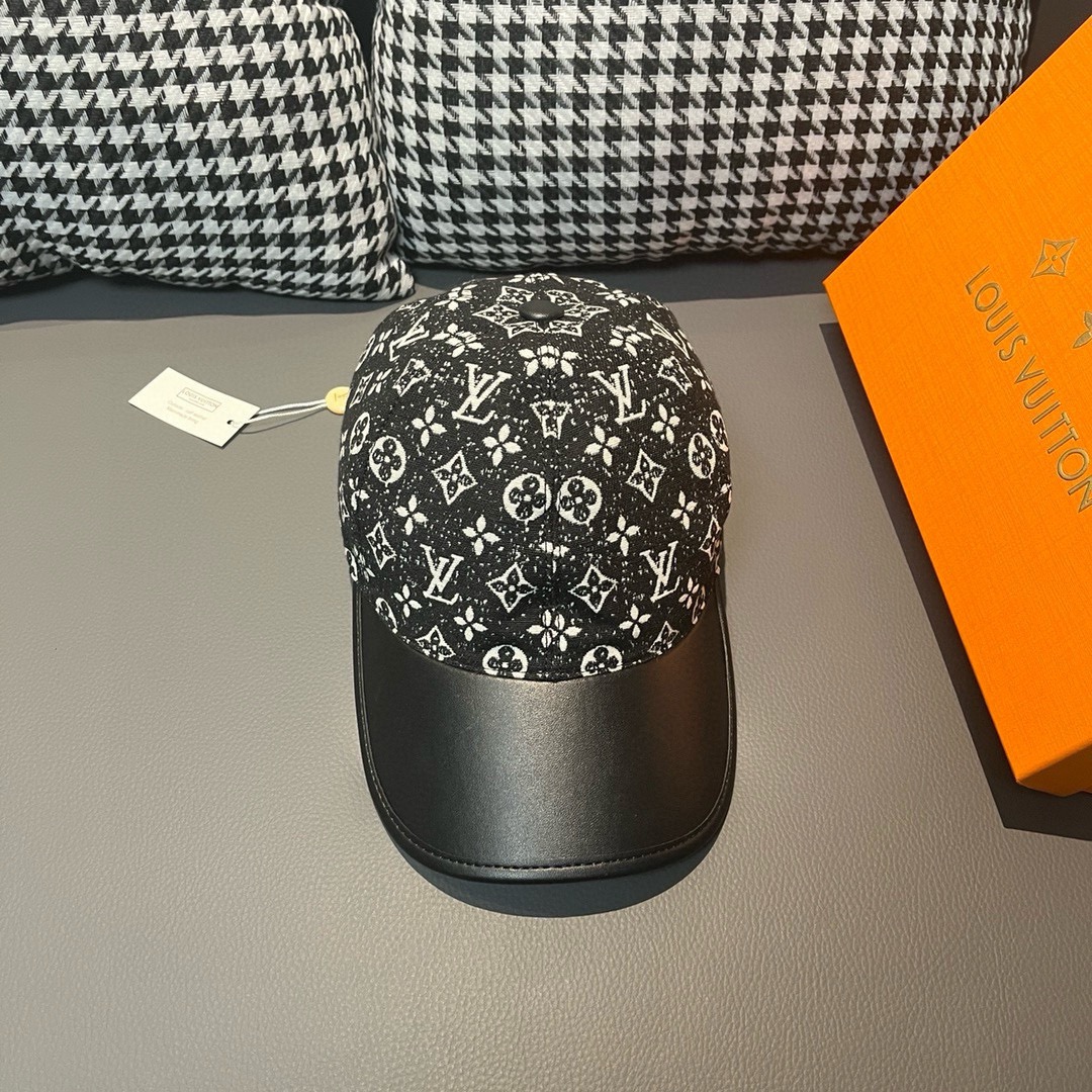 TOP Louis Vuitton LV Cowhide Stitching Monogram Baseball Cap - 2 Colors