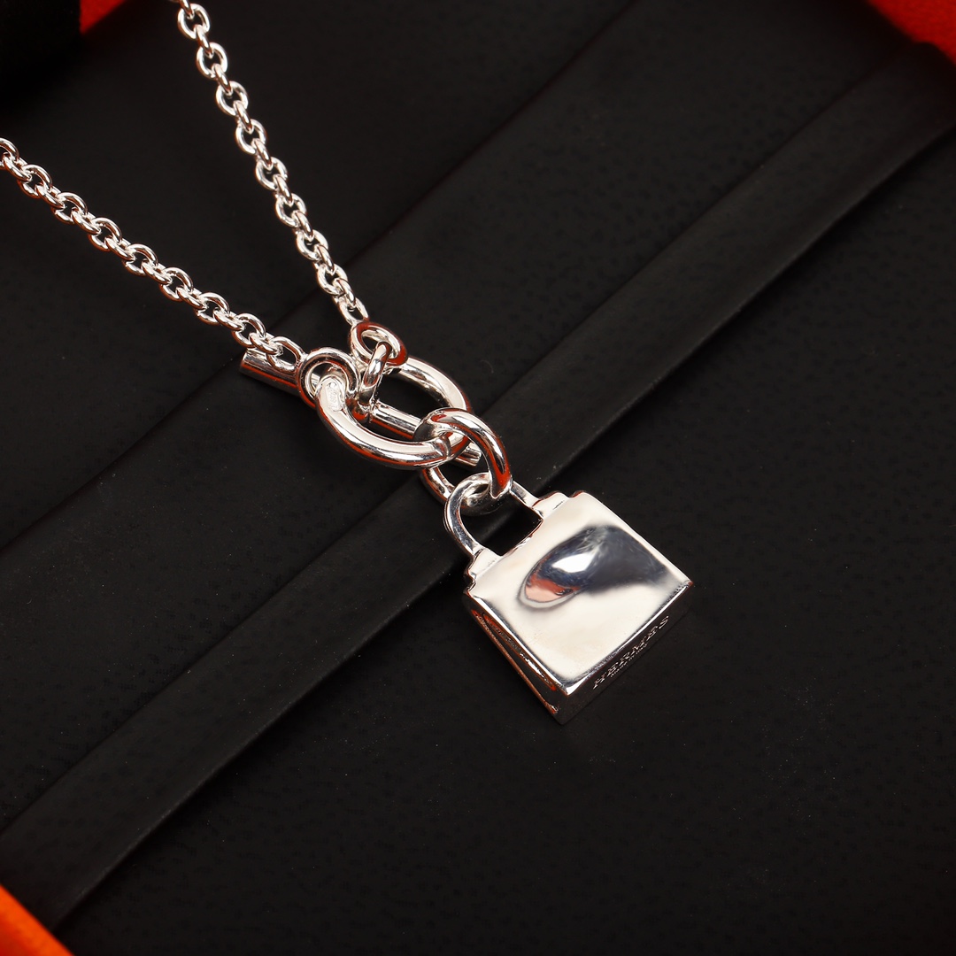 TOP HERMES Kelly Amulette Necklace-Sliver
