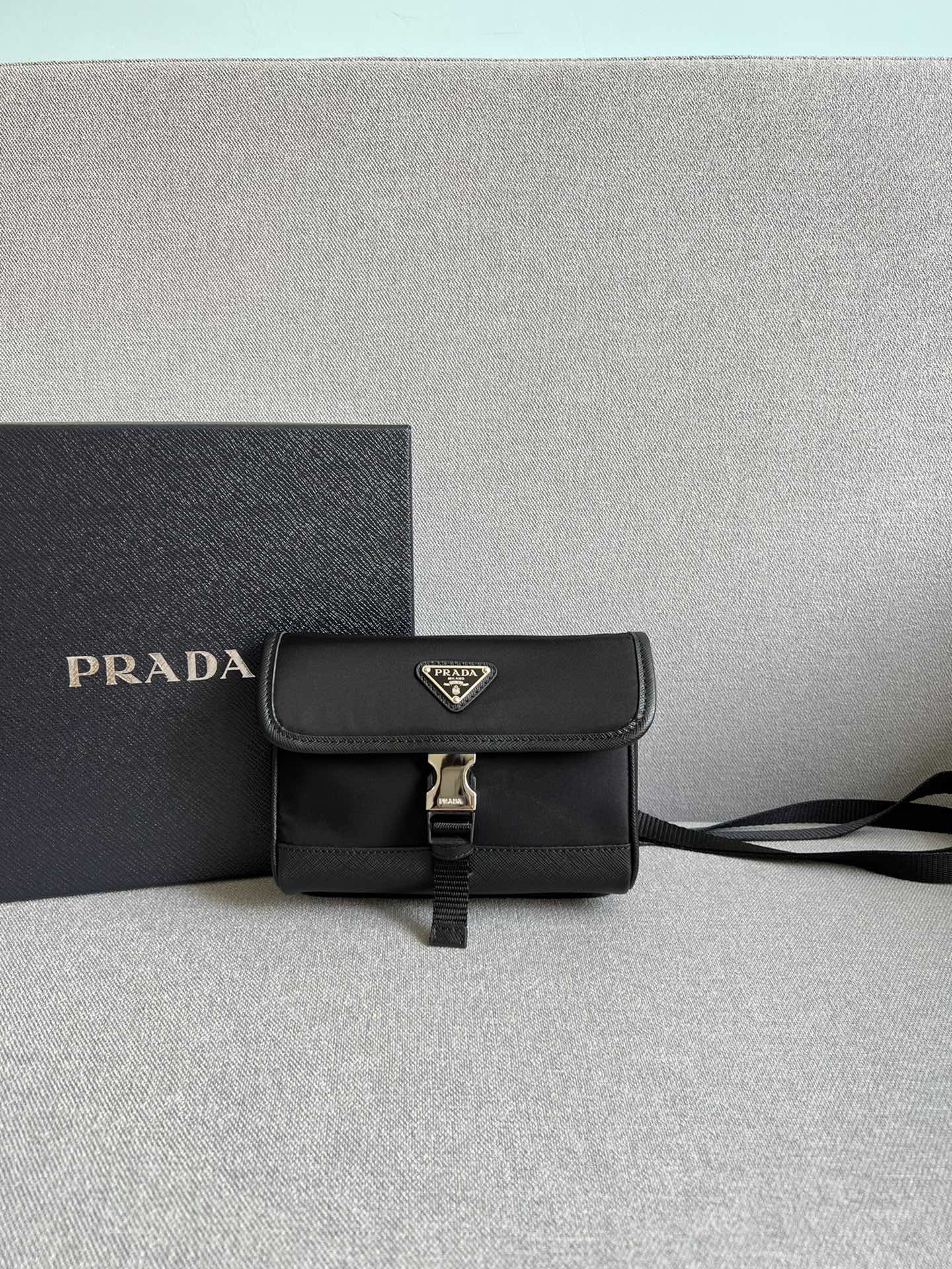 TOP PRADA Mobile Phone Bag Cowhide 18*12.5*2 - Black