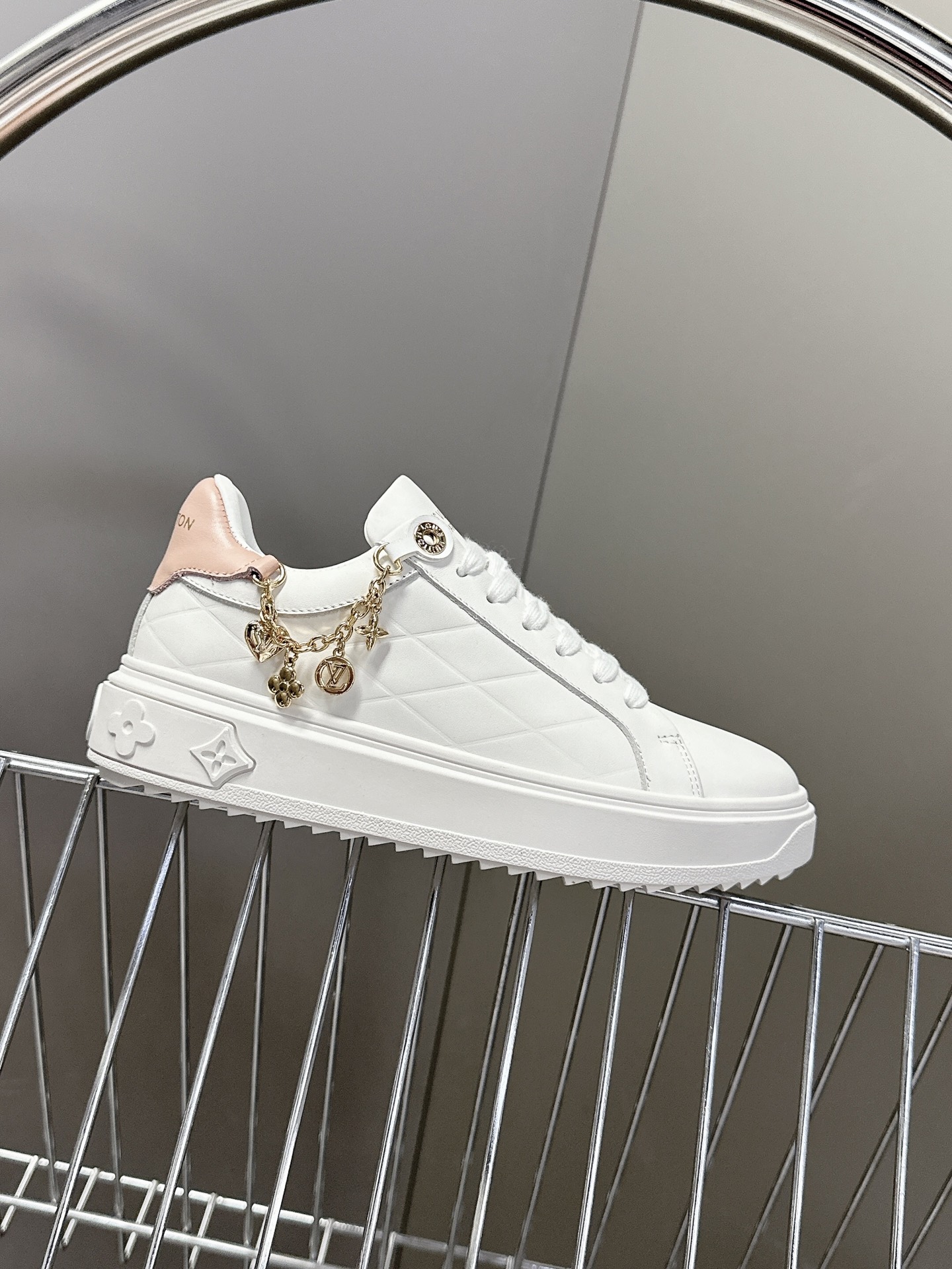 TOP Louis Vuitton LV  Sneakers -White
