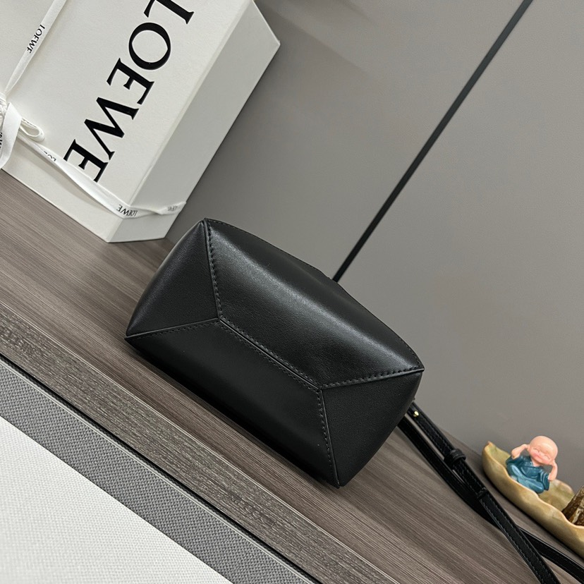 Loewe Puzzle Fold Tote in shiny calfskin Mini Black(Replica)