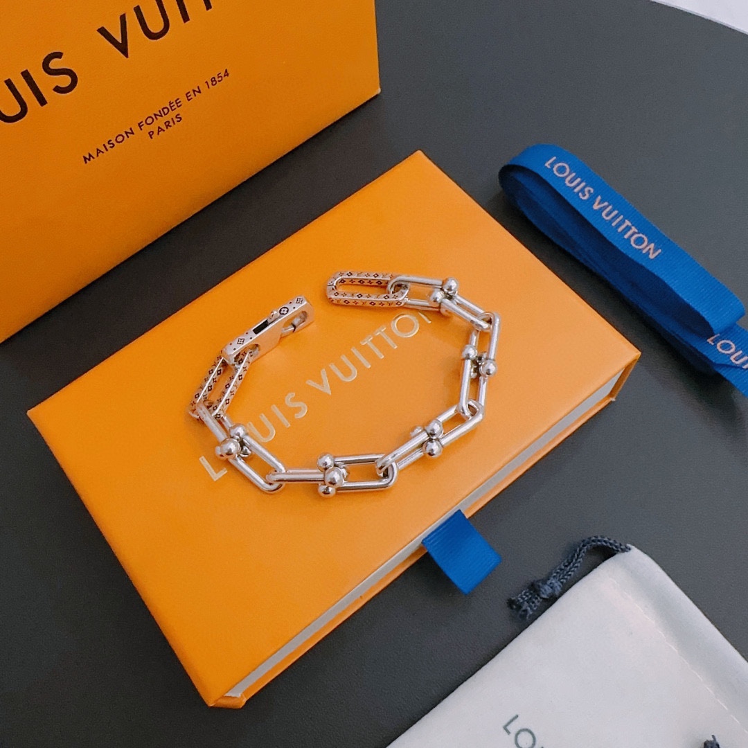 TOP Louis Vuitton LV Vintage Bracelet - Silver