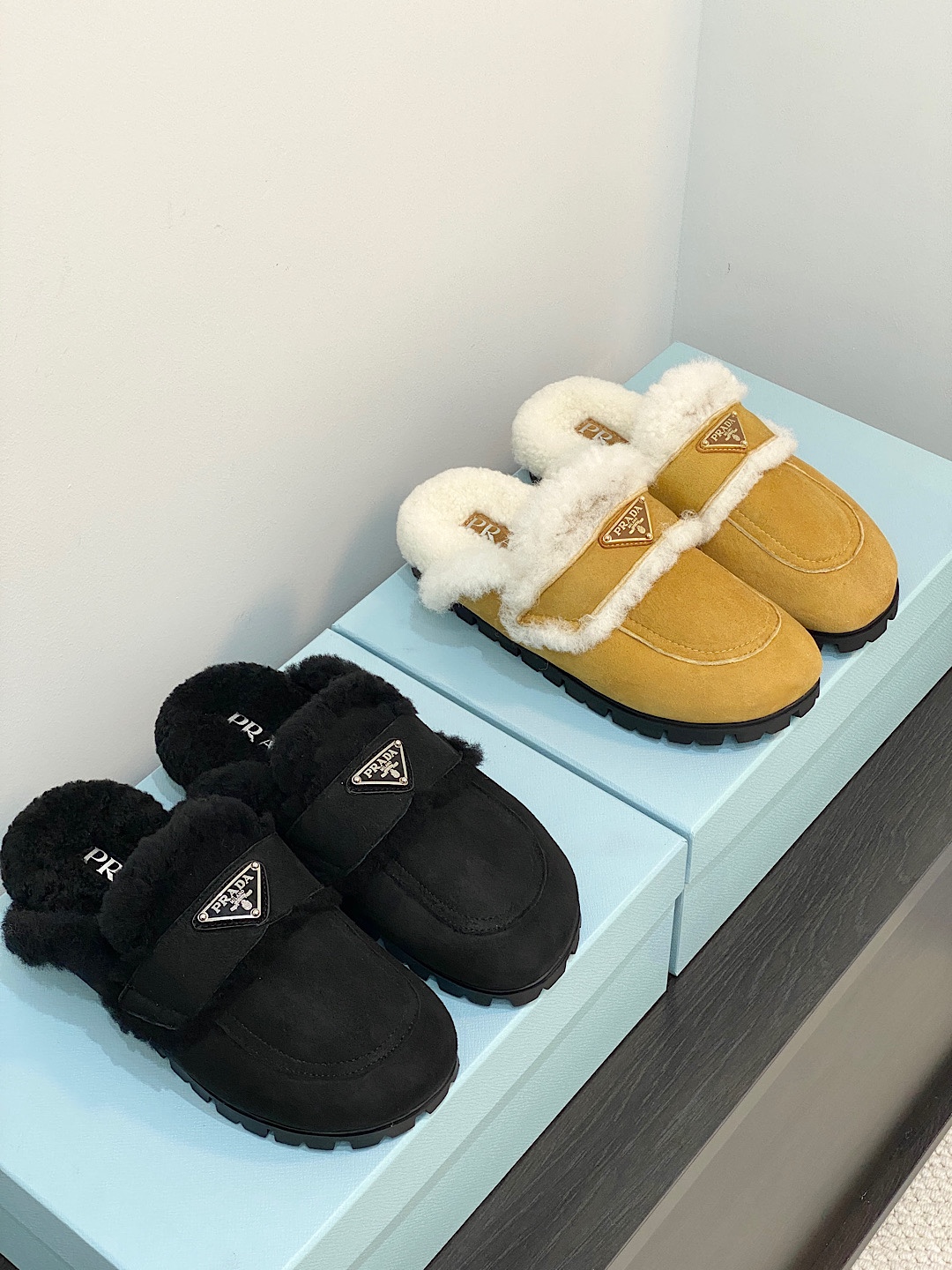 TOP PRADA New wool slippers - 2 Colors