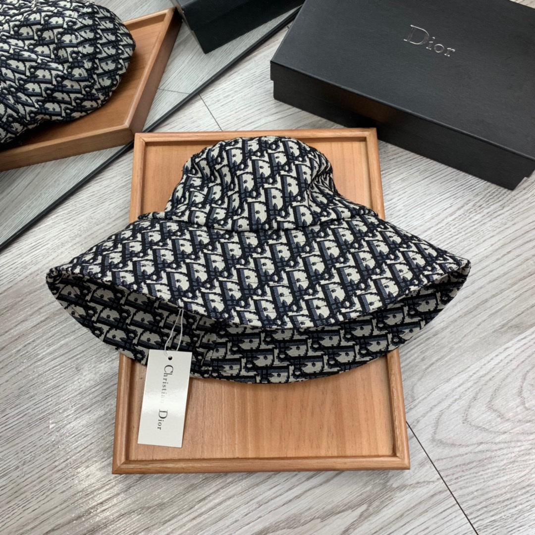 Dior Simple And Generous Fisherman Hat Sunhat （Replica）