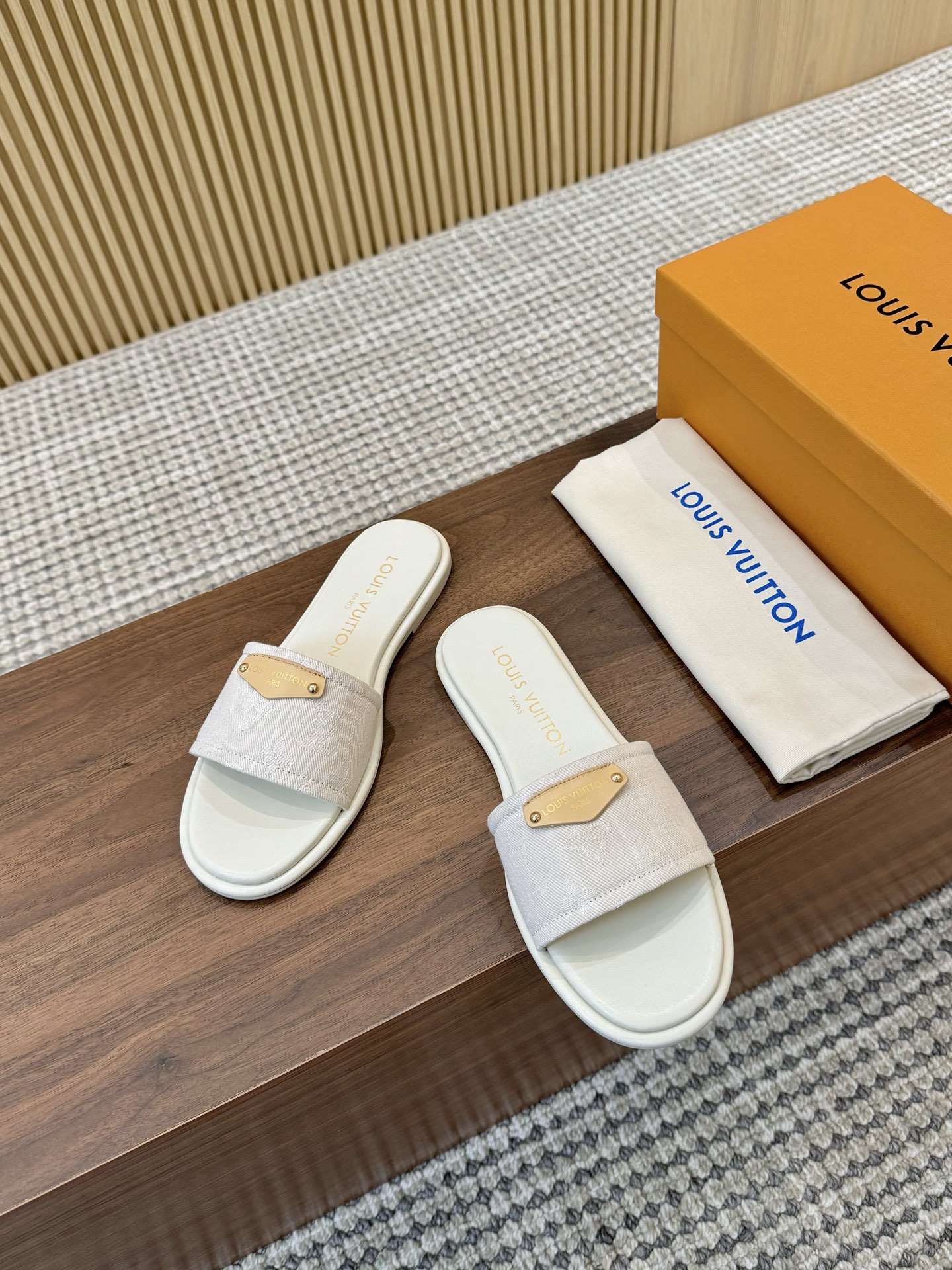TOP Louis Vuitton LV Rubber-Soled Slippers - 6 Colour