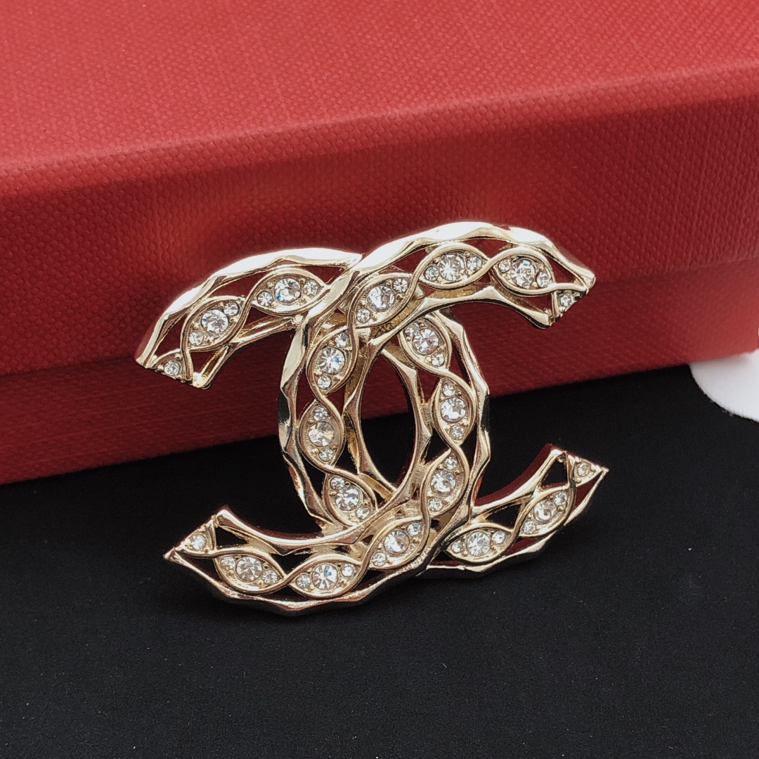 TOP CHANEL  Brooch - Gold
