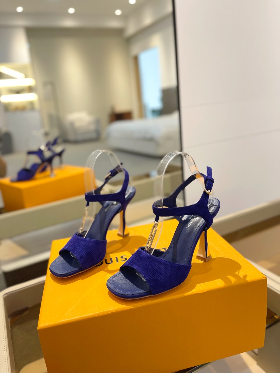 TOP Louis Vuitton LV Pumps - 4 Color