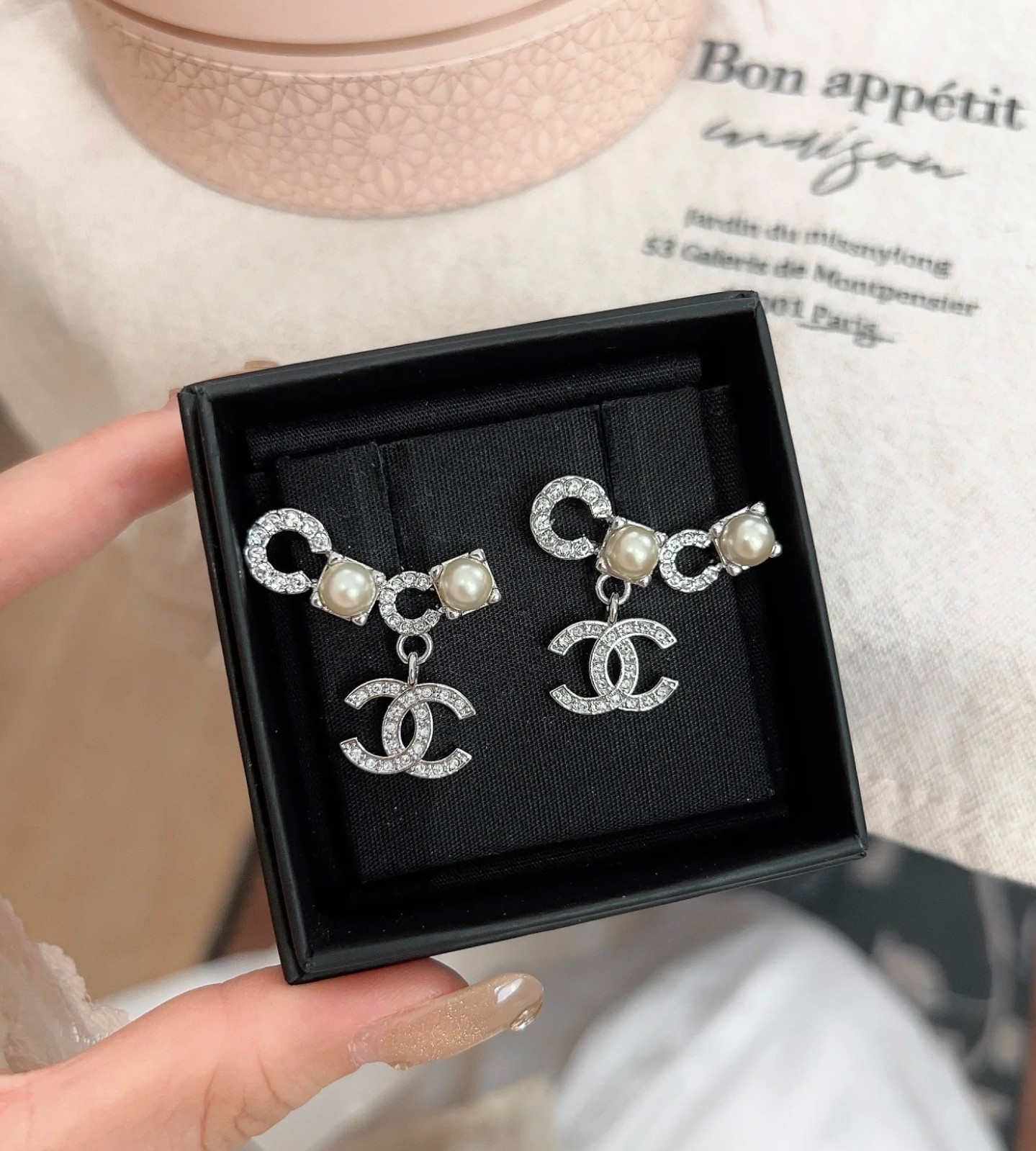 TOP CHANEL Earrings - Silver