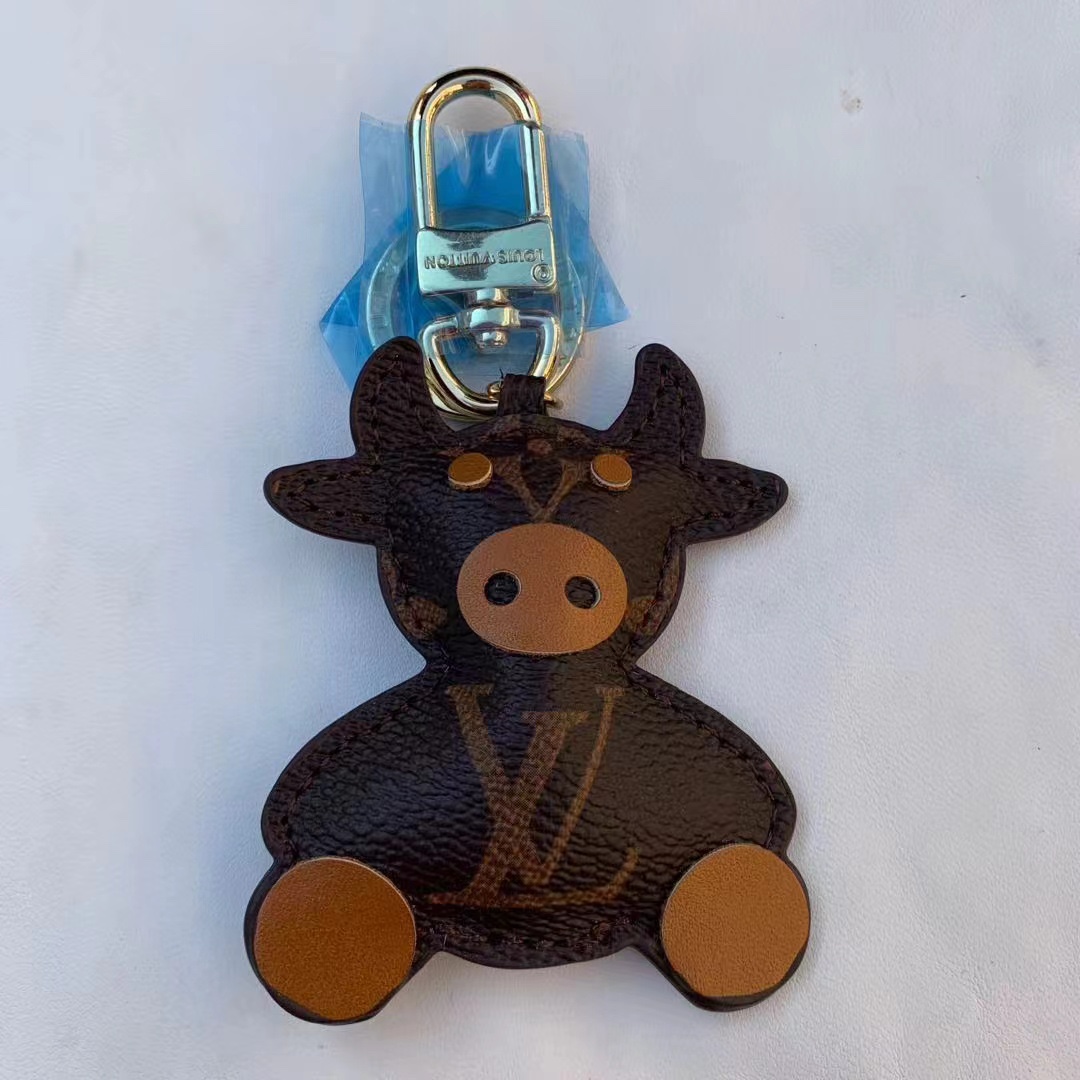 TOP Louis Vuitton LV Calf Shape keychain - Brown
