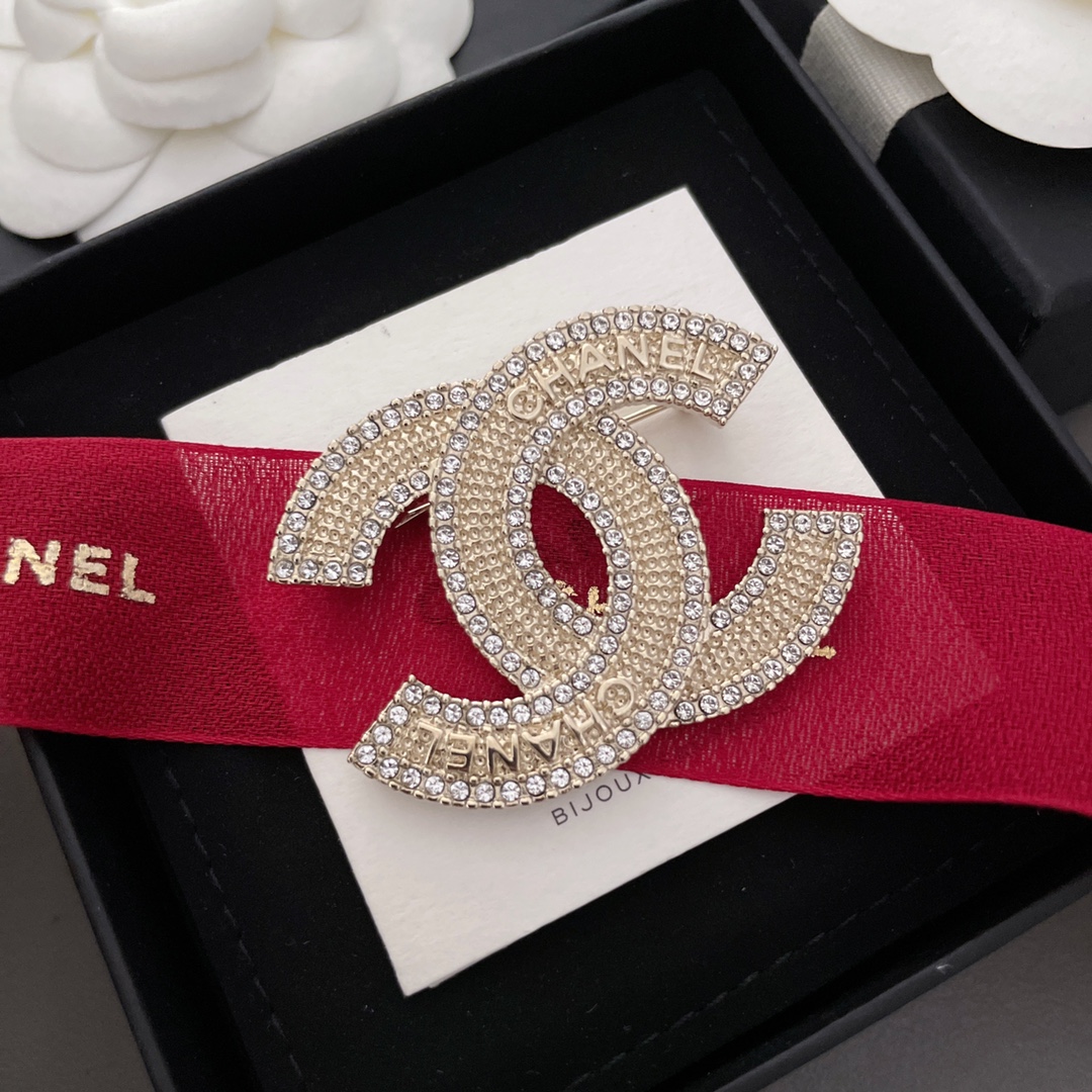Top CHANEL Inspired Diamond Brooch - Light Gold