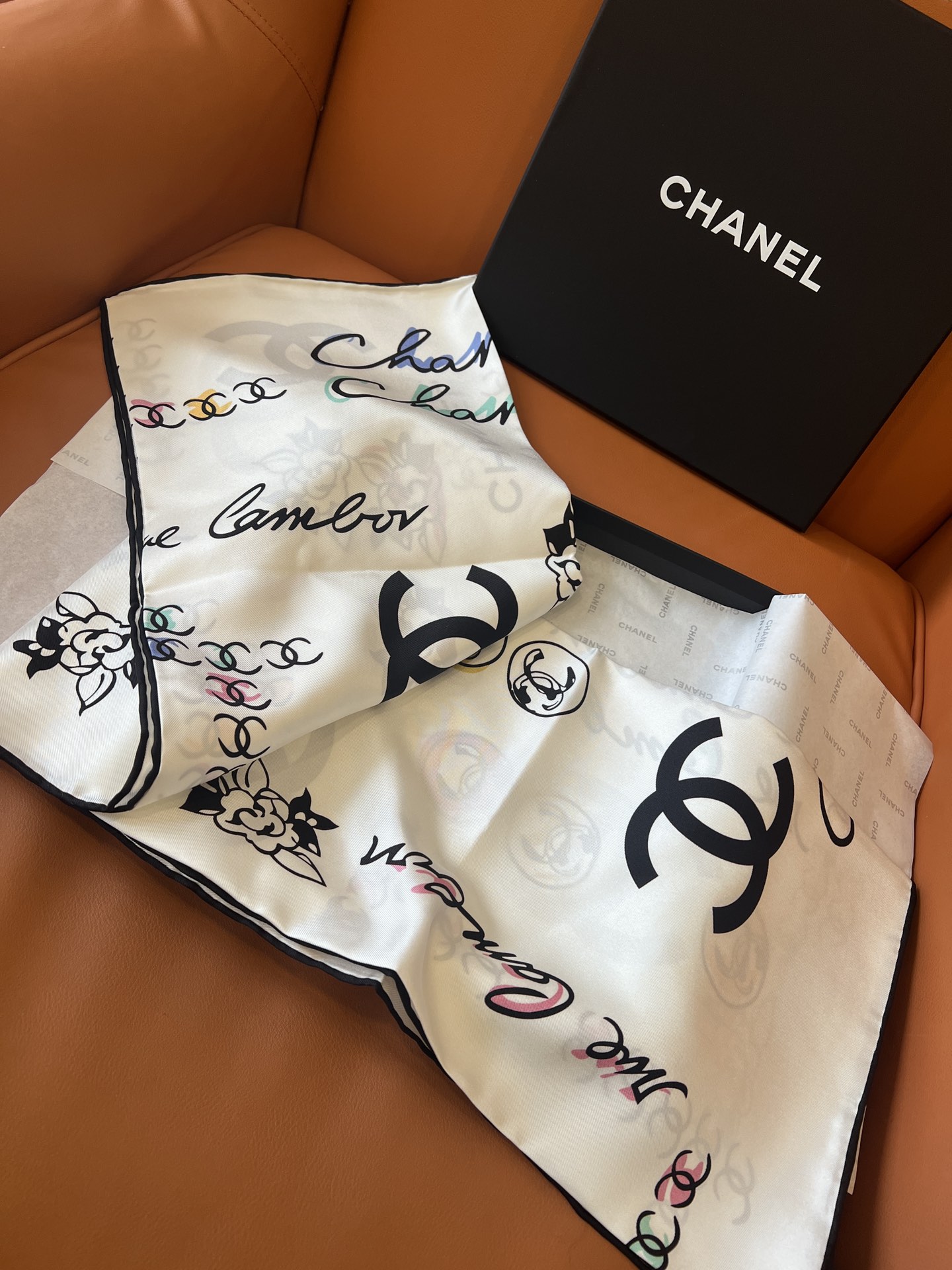 TOP CHANEL CC Scarf 90x90cm - White