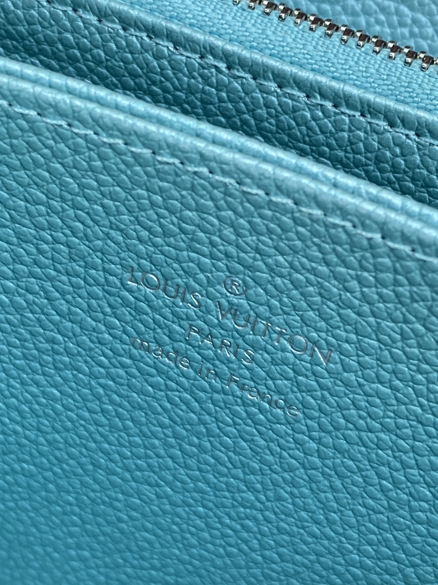TOP Louis Vuitton LV Zip Wallet 19.5x10.5x2.5cm - Pearlescent Blue