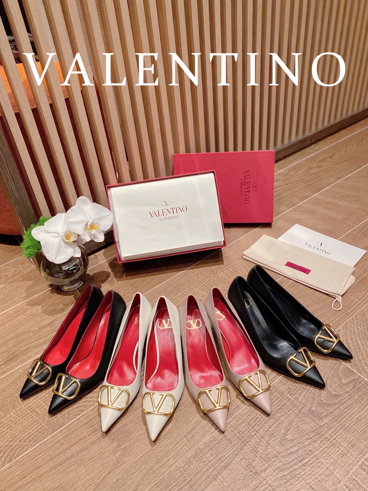 TOP VALENTINO Middle/High-heeled Pumps with Gold Logo - 4 Color