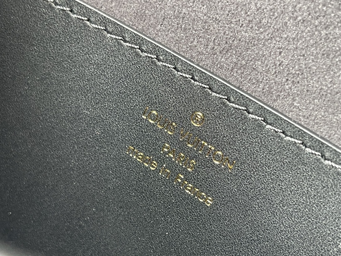 Louis Vuitton Tilsitt m46548 (10A Mirror Version)