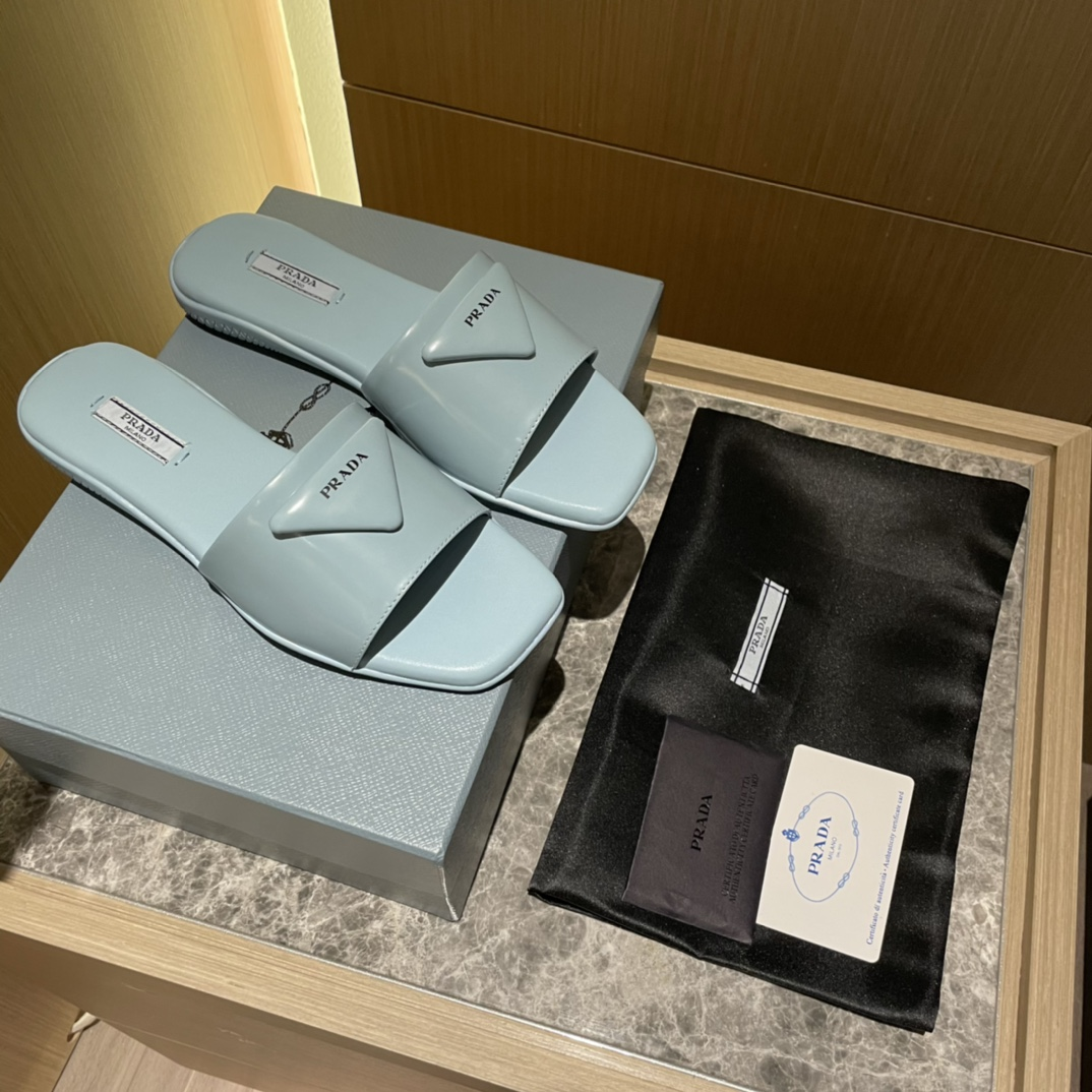 Prada  Bright Fat Slippers Fashion Sandals Slide (Replica)