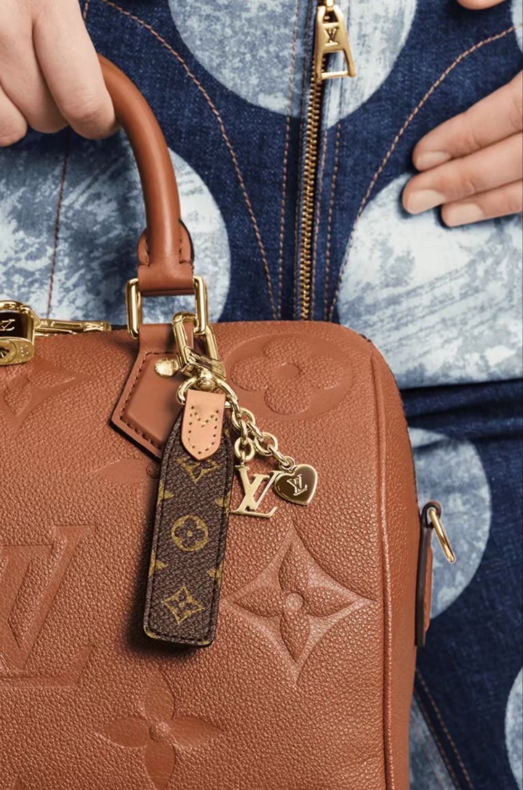 TOP Louis Vuitton LV Key Chain  - Gold